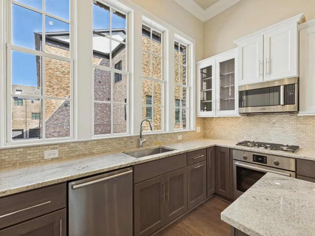 Townhouse For Sale in Dallas County , 4110 Runyon Road, Addison, Texas 75001, 2 Bedroom, 3 Bathroom, 2 Garage spaces, 1,382 Sqft, built in 2018, mls#21399219, Real Estate Agent in Addison, Homes For Sale in Dallas county, Homes For Sale in Addison, Realtor in Addison Texas, Real Estate Brokerage Independent Realty Texas, Luminita Cordes Realtor