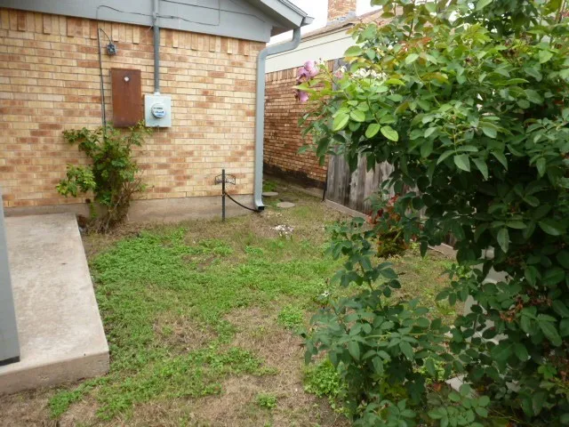 Single Family Residence For Rent in Taylor County , 3189 Chimney Circle, Abilene, Texas 79606, 2 Bedroom, 2 Bathroom, 2 Garage spaces, 1,474 Sqft, built in 1981, mls#21401404, Real Estate Agent in Abilene, Homes For Rent in Taylor county, Homes For Rent in Abilene, Realtor in Abilene Texas, Real Estate Brokerage Independent Realty Texas, Luminita Cordes Realtor