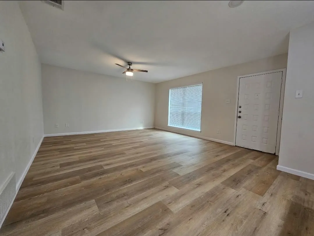 Duplex For Rent in Dallas County , 5312 Brookhollow Drive, Sachse, Texas 75048, 2 Bedroom, 1 Bathroom, 1 Garage spaces, 989 Sqft, built in 1982, mls#21400462, Real Estate Agent in Sachse, Homes For Rent in Dallas county, Homes For Rent in Sachse, Realtor in Sachse Texas, Real Estate Brokerage Independent Realty Texas, Luminita Cordes Realtor