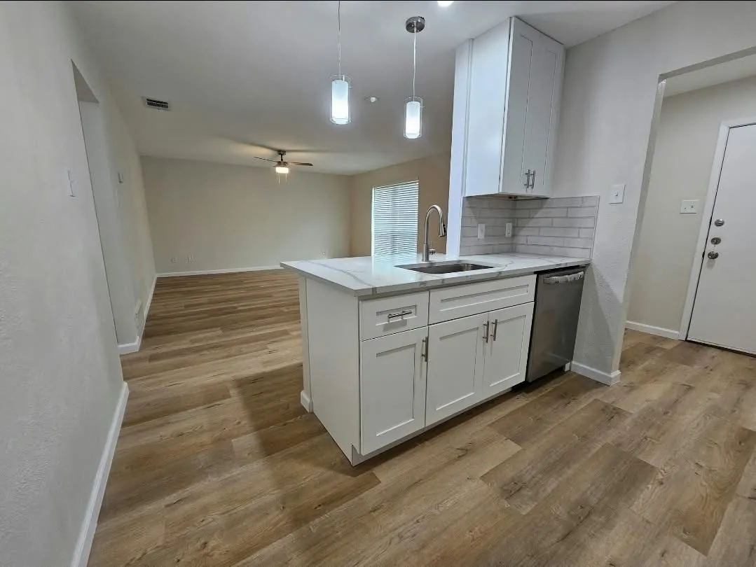 Duplex For Rent in Dallas County , 5312 Brookhollow Drive, Sachse, Texas 75048, 2 Bedroom, 1 Bathroom, 1 Garage spaces, 989 Sqft, built in 1982, mls#21400462, Real Estate Agent in Sachse, Homes For Rent in Dallas county, Homes For Rent in Sachse, Realtor in Sachse Texas, Real Estate Brokerage Independent Realty Texas, Luminita Cordes Realtor