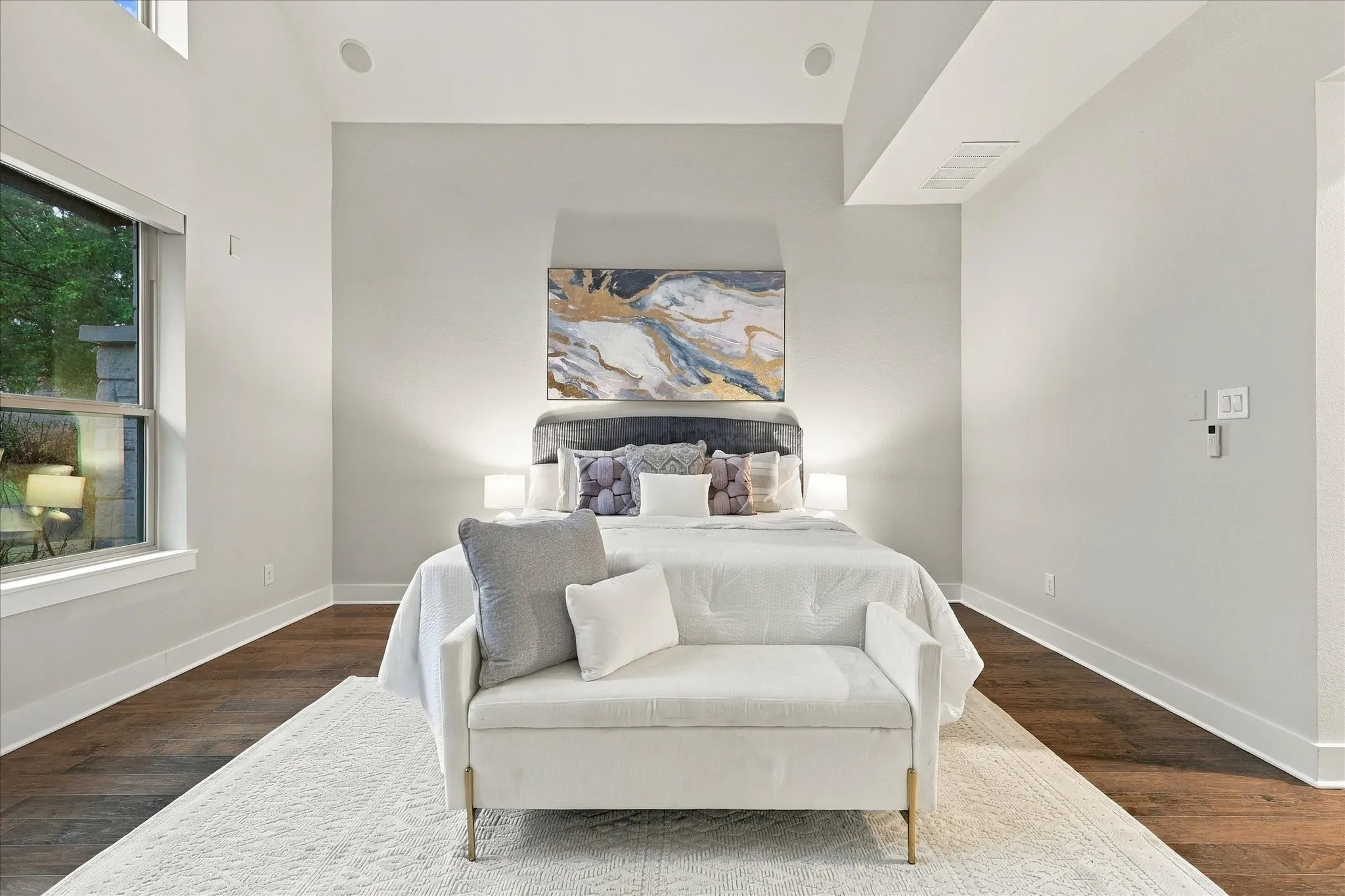 Single Family Residence For Rent in Dallas County , 6251 Lakeshore Drive, Dallas, Texas 75214, 4 Bedroom, 4 Bathroom, 2 Garage spaces, 3,325 Sqft, built in 2011, mls#21399164, Real Estate Agent in Dallas, Homes For Rent in Dallas county, Homes For Rent in Dallas, Realtor in Dallas Texas, Real Estate Brokerage Independent Realty Texas, Luminita Cordes Realtor
