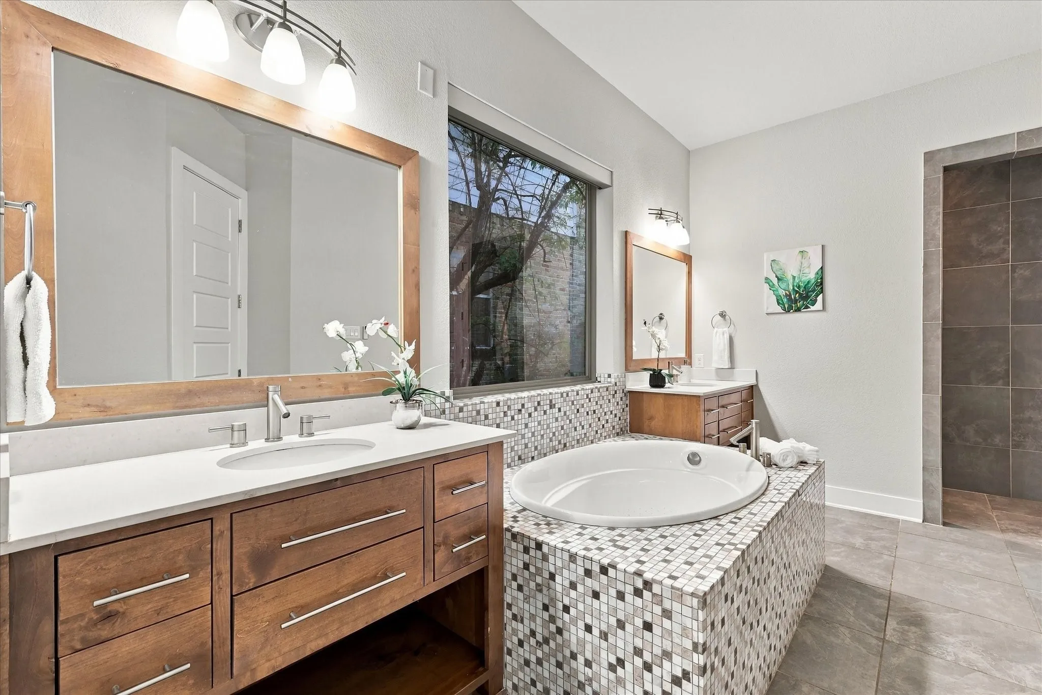 Single Family Residence For Rent in Dallas County , 6251 Lakeshore Drive, Dallas, Texas 75214, 4 Bedroom, 4 Bathroom, 2 Garage spaces, 3,325 Sqft, built in 2011, mls#21399164, Real Estate Agent in Dallas, Homes For Rent in Dallas county, Homes For Rent in Dallas, Realtor in Dallas Texas, Real Estate Brokerage Independent Realty Texas, Luminita Cordes Realtor