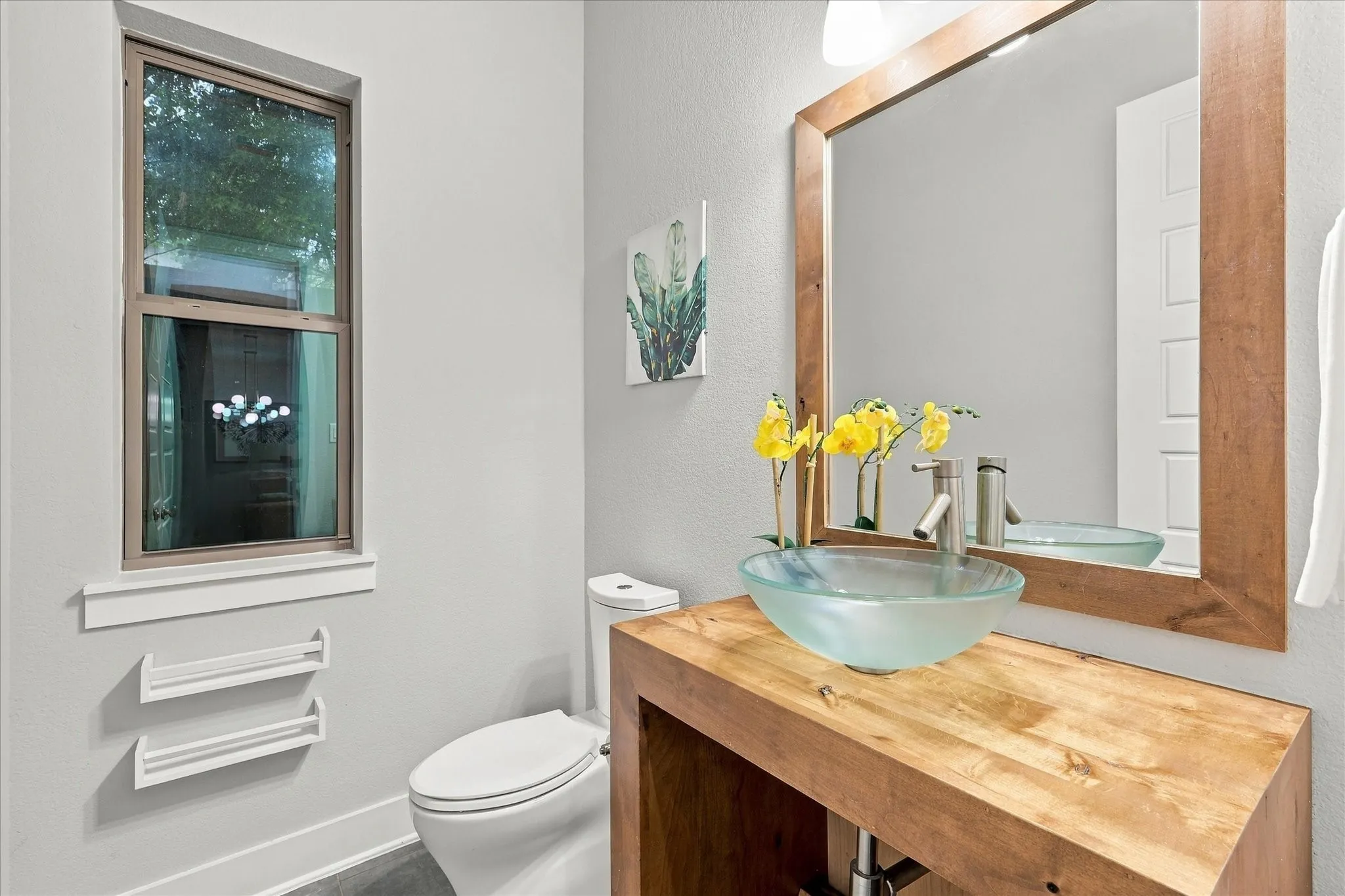 Single Family Residence For Sale in Dallas County , 6251 Lakeshore Drive, Dallas, Texas 75214, 4 Bedroom, 4 Bathroom, 2 Garage spaces, 3,325 Sqft, built in 2011, mls#21396231, Real Estate Agent in Dallas, Homes For Sale in Dallas county, Homes For Sale in Dallas, Realtor in Dallas Texas, Real Estate Brokerage Independent Realty Texas, Luminita Cordes Realtor