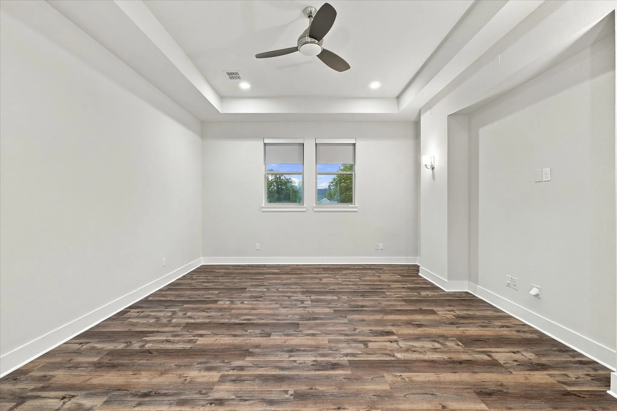 Single Family Residence For Sale in Dallas County , 6251 Lakeshore Drive, Dallas, Texas 75214, 4 Bedroom, 4 Bathroom, 2 Garage spaces, 3,325 Sqft, built in 2011, mls#21396231, Real Estate Agent in Dallas, Homes For Sale in Dallas county, Homes For Sale in Dallas, Realtor in Dallas Texas, Real Estate Brokerage Independent Realty Texas, Luminita Cordes Realtor