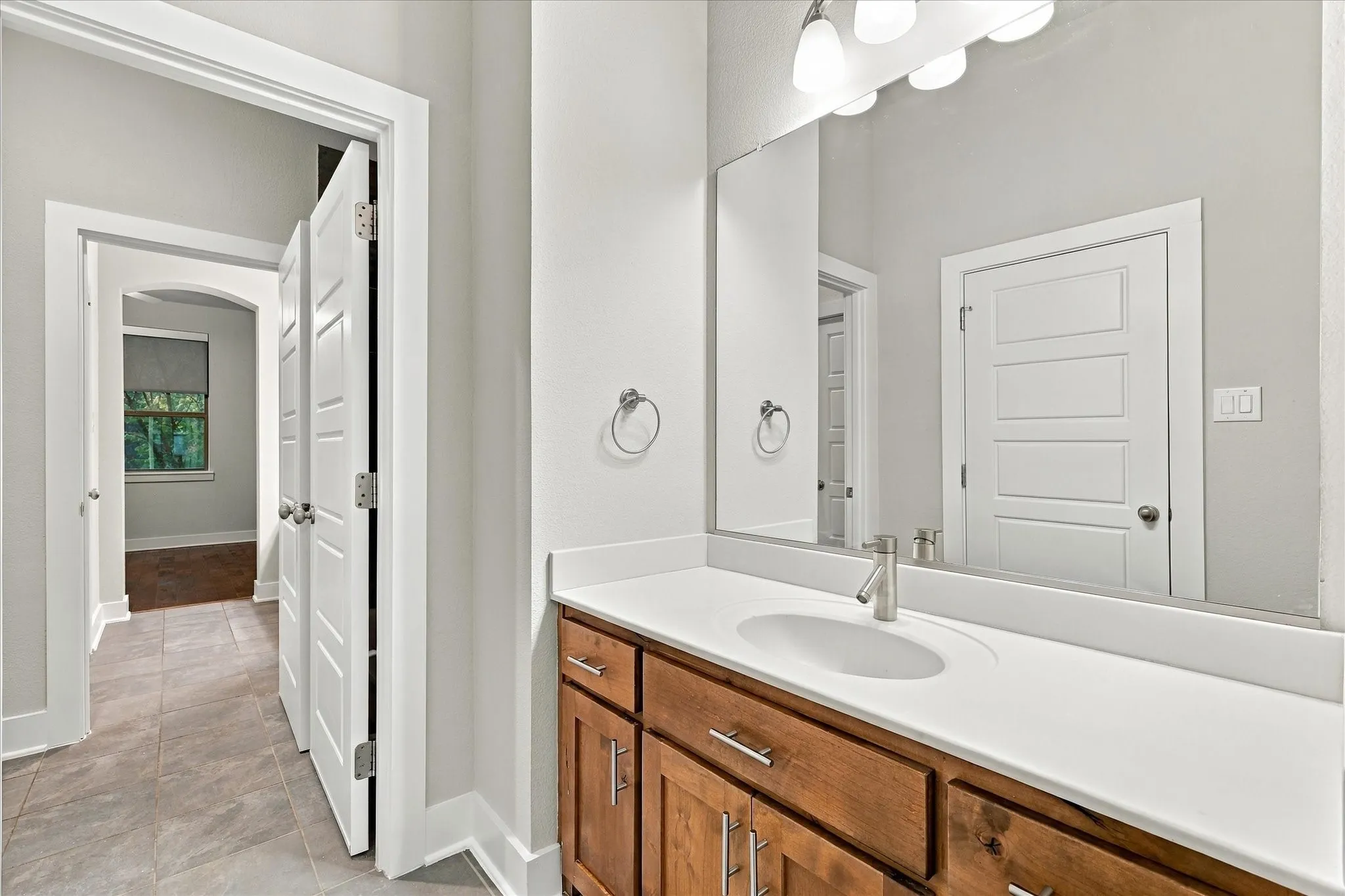 Single Family Residence For Sale in Dallas County , 6251 Lakeshore Drive, Dallas, Texas 75214, 4 Bedroom, 4 Bathroom, 2 Garage spaces, 3,325 Sqft, built in 2011, mls#21396231, Real Estate Agent in Dallas, Homes For Sale in Dallas county, Homes For Sale in Dallas, Realtor in Dallas Texas, Real Estate Brokerage Independent Realty Texas, Luminita Cordes Realtor