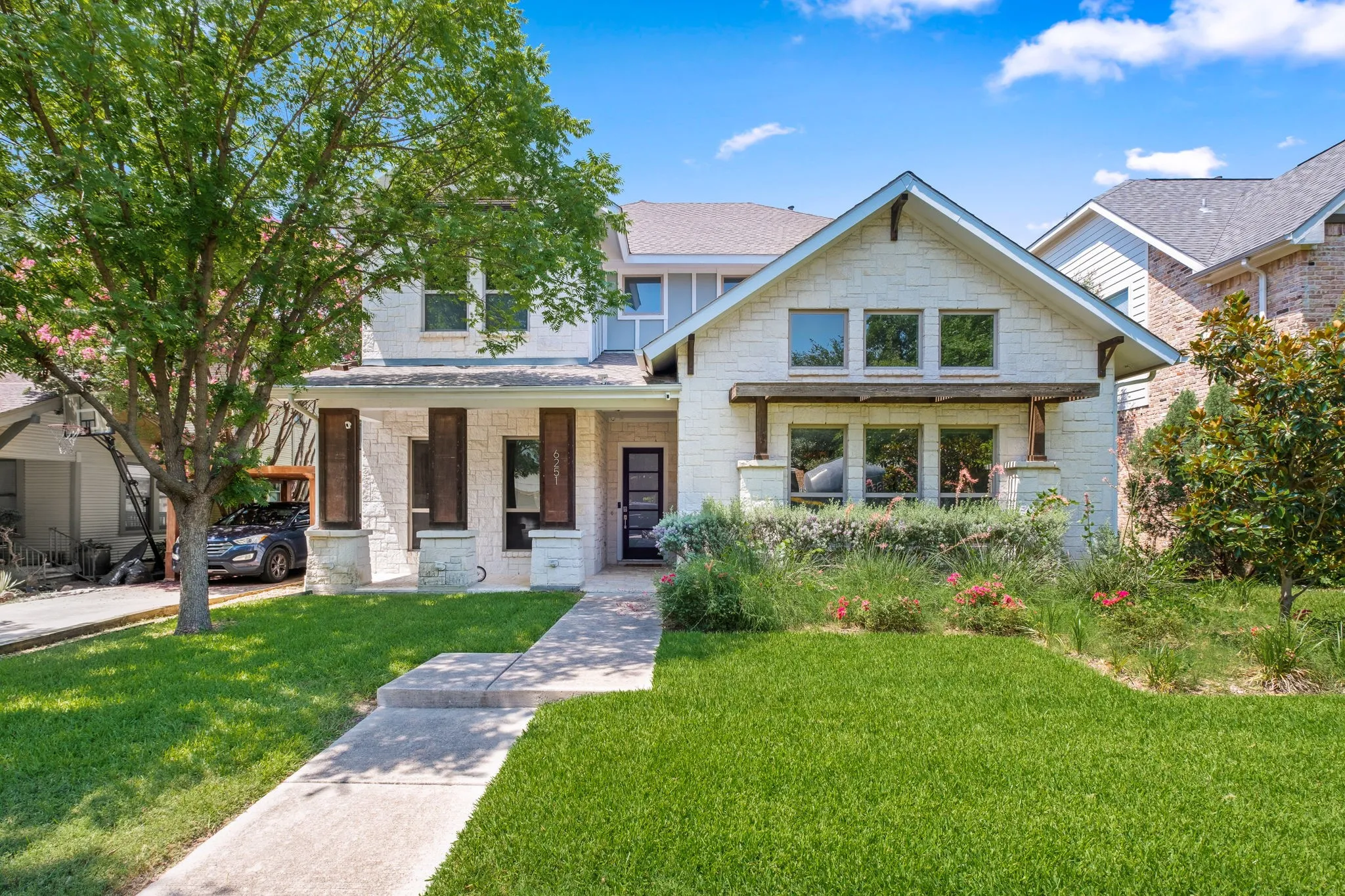 Single Family Residence For Sale in Dallas County , 6251 Lakeshore Drive, Dallas, Texas 75214, 4 Bedroom, 4 Bathroom, 2 Garage spaces, 3,325 Sqft, built in 2011, mls#21396231, Real Estate Agent in Dallas, Homes For Sale in Dallas county, Homes For Sale in Dallas, Realtor in Dallas Texas, Real Estate Brokerage Independent Realty Texas, Luminita Cordes Realtor
