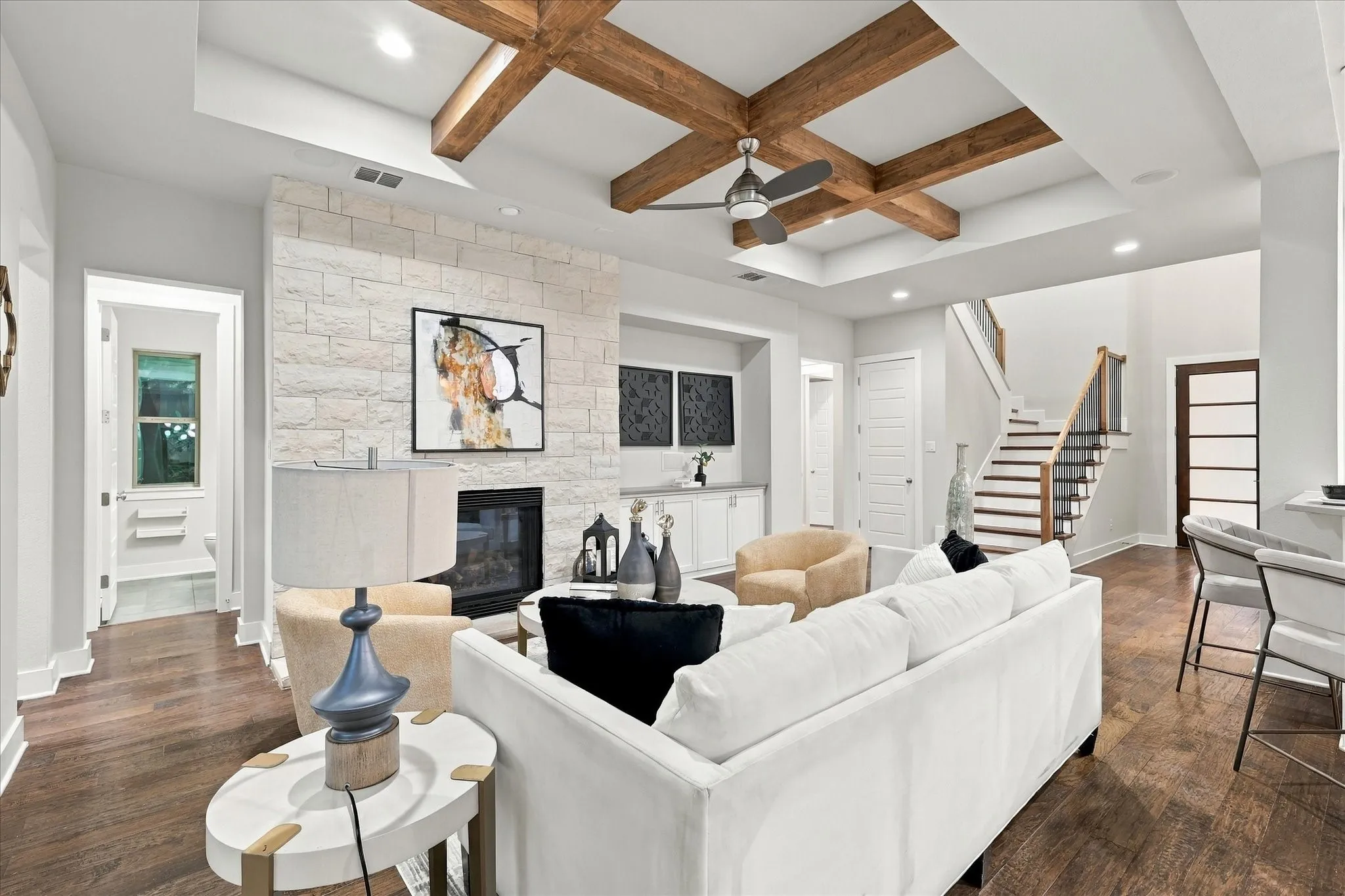 Single Family Residence For Sale in Dallas County , 6251 Lakeshore Drive, Dallas, Texas 75214, 4 Bedroom, 4 Bathroom, 2 Garage spaces, 3,325 Sqft, built in 2011, mls#21396231, Real Estate Agent in Dallas, Homes For Sale in Dallas county, Homes For Sale in Dallas, Realtor in Dallas Texas, Real Estate Brokerage Independent Realty Texas, Luminita Cordes Realtor