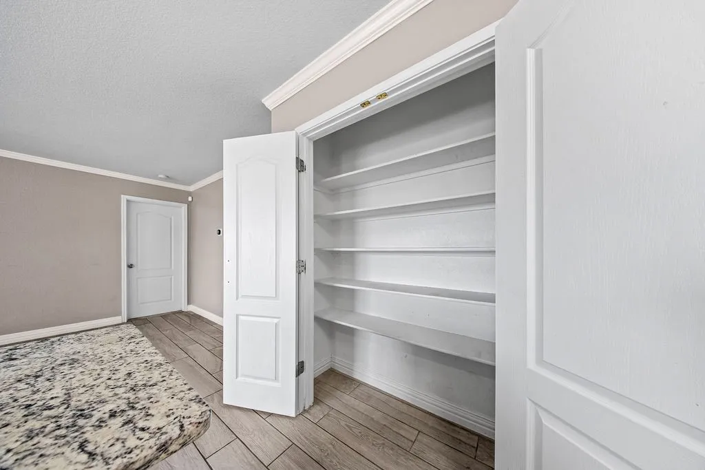 Single Family Residence For Sale in Ellis County , 115 Autumn Trail, Red Oak, Texas 75154, 4 Bedroom, 2 Bathroom, 2 Garage spaces, 2,134 Sqft, built in 2005, mls#21400163, Real Estate Agent in Red Oak, Homes For Sale in Ellis county, Homes For Sale in Red Oak, Realtor in Red Oak Texas, Real Estate Brokerage Independent Realty Texas, Luminita Cordes Realtor