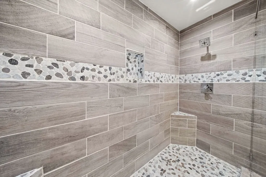 Single Family Residence For Sale in Ellis County , 115 Autumn Trail, Red Oak, Texas 75154, 4 Bedroom, 2 Bathroom, 2 Garage spaces, 2,134 Sqft, built in 2005, mls#21400163, Real Estate Agent in Red Oak, Homes For Sale in Ellis county, Homes For Sale in Red Oak, Realtor in Red Oak Texas, Real Estate Brokerage Independent Realty Texas, Luminita Cordes Realtor