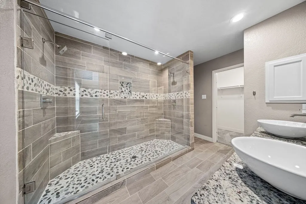 Single Family Residence For Sale in Ellis County , 115 Autumn Trail, Red Oak, Texas 75154, 4 Bedroom, 2 Bathroom, 2 Garage spaces, 2,134 Sqft, built in 2005, mls#21400163, Real Estate Agent in Red Oak, Homes For Sale in Ellis county, Homes For Sale in Red Oak, Realtor in Red Oak Texas, Real Estate Brokerage Independent Realty Texas, Luminita Cordes Realtor