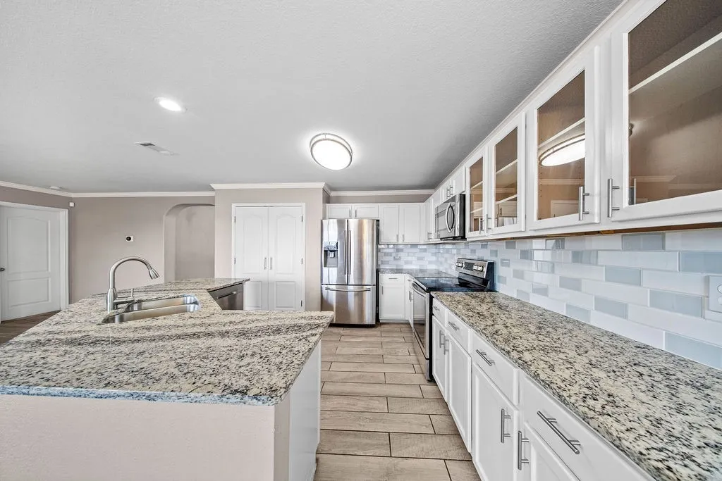Single Family Residence For Sale in Ellis County , 115 Autumn Trail, Red Oak, Texas 75154, 4 Bedroom, 2 Bathroom, 2 Garage spaces, 2,134 Sqft, built in 2005, mls#21400163, Real Estate Agent in Red Oak, Homes For Sale in Ellis county, Homes For Sale in Red Oak, Realtor in Red Oak Texas, Real Estate Brokerage Independent Realty Texas, Luminita Cordes Realtor