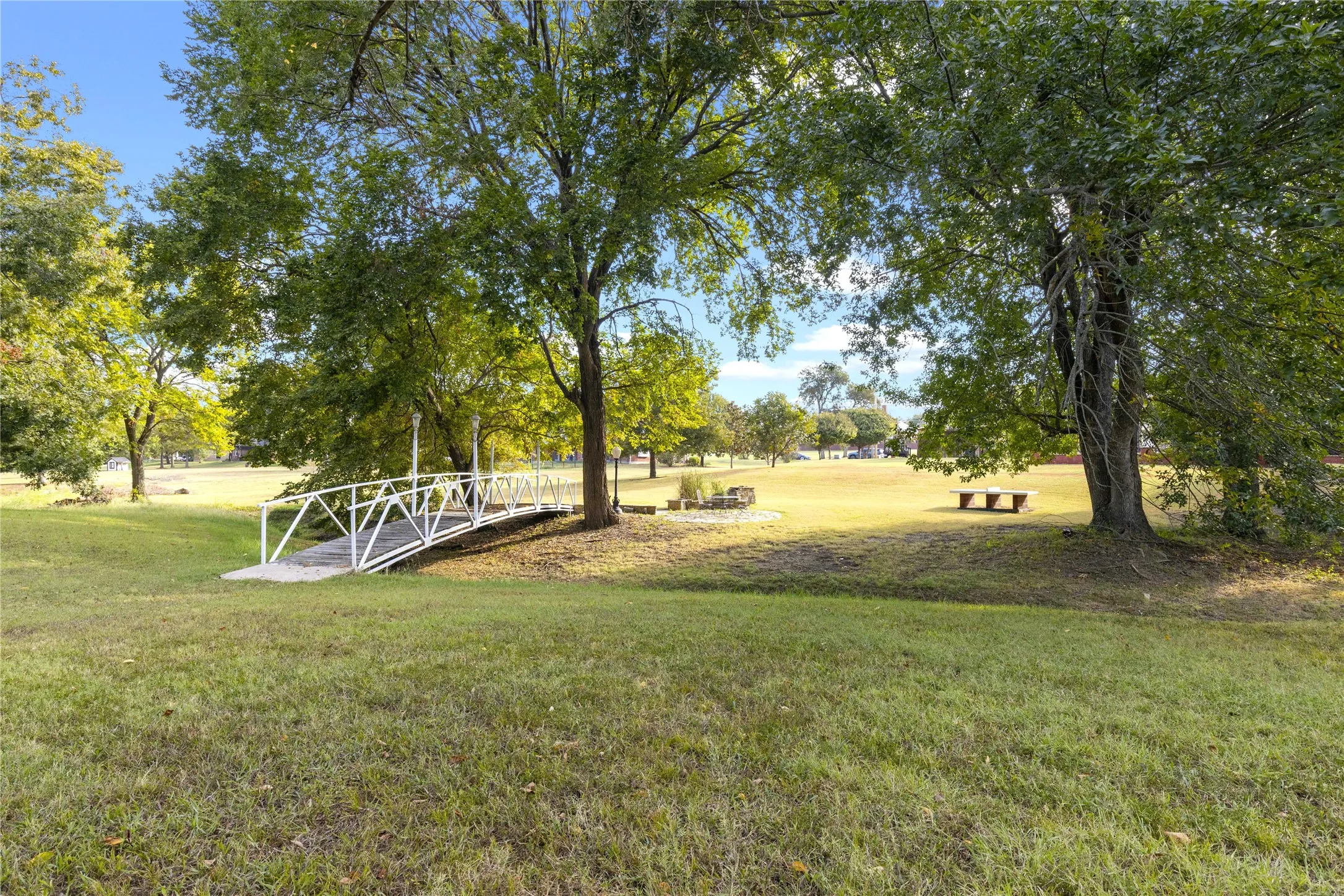 Single Family Residence For Sale in Collin County , 1315 Red Oak Circle, Farmersville, Texas 75442, 3 Bedroom, 3 Bathroom, 3 Garage spaces, 2,062 Sqft, built in 1993, mls#21398963, Real Estate Agent in Farmersville, Homes For Sale in Collin county, Homes For Sale in Farmersville, Realtor in Farmersville Texas, Real Estate Brokerage Independent Realty Texas, Luminita Cordes Realtor