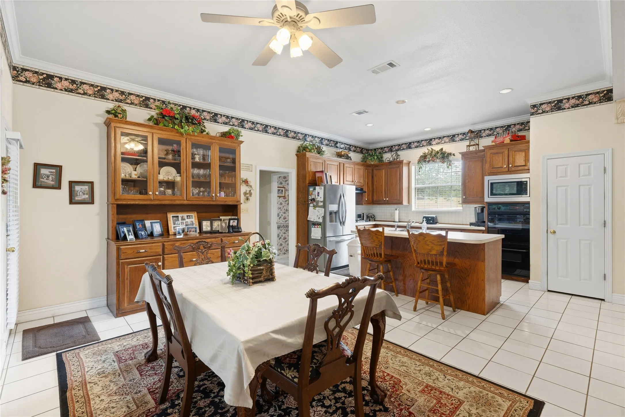 Single Family Residence For Sale in Collin County , 1315 Red Oak Circle, Farmersville, Texas 75442, 3 Bedroom, 3 Bathroom, 3 Garage spaces, 2,062 Sqft, built in 1993, mls#21398963, Real Estate Agent in Farmersville, Homes For Sale in Collin county, Homes For Sale in Farmersville, Realtor in Farmersville Texas, Real Estate Brokerage Independent Realty Texas, Luminita Cordes Realtor