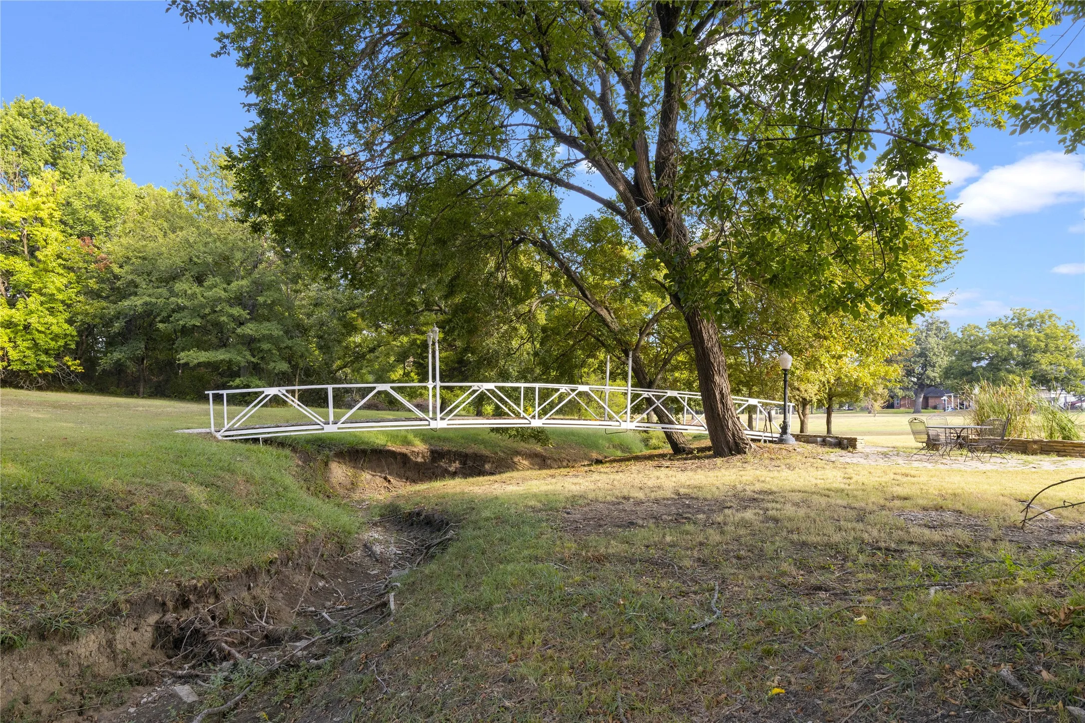 Single Family Residence For Sale in Collin County , 1315 Red Oak Circle, Farmersville, Texas 75442, 3 Bedroom, 3 Bathroom, 3 Garage spaces, 2,062 Sqft, built in 1993, mls#21398963, Real Estate Agent in Farmersville, Homes For Sale in Collin county, Homes For Sale in Farmersville, Realtor in Farmersville Texas, Real Estate Brokerage Independent Realty Texas, Luminita Cordes Realtor
