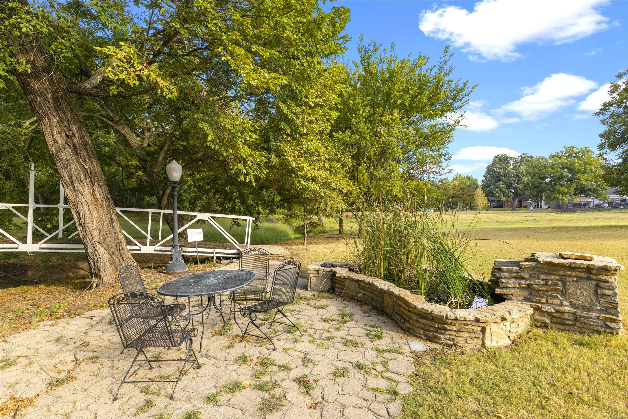 Single Family Residence For Sale in Collin County , 1315 Red Oak Circle, Farmersville, Texas 75442, 3 Bedroom, 3 Bathroom, 3 Garage spaces, 2,062 Sqft, built in 1993, mls#21398963, Real Estate Agent in Farmersville, Homes For Sale in Collin county, Homes For Sale in Farmersville, Realtor in Farmersville Texas, Real Estate Brokerage Independent Realty Texas, Luminita Cordes Realtor