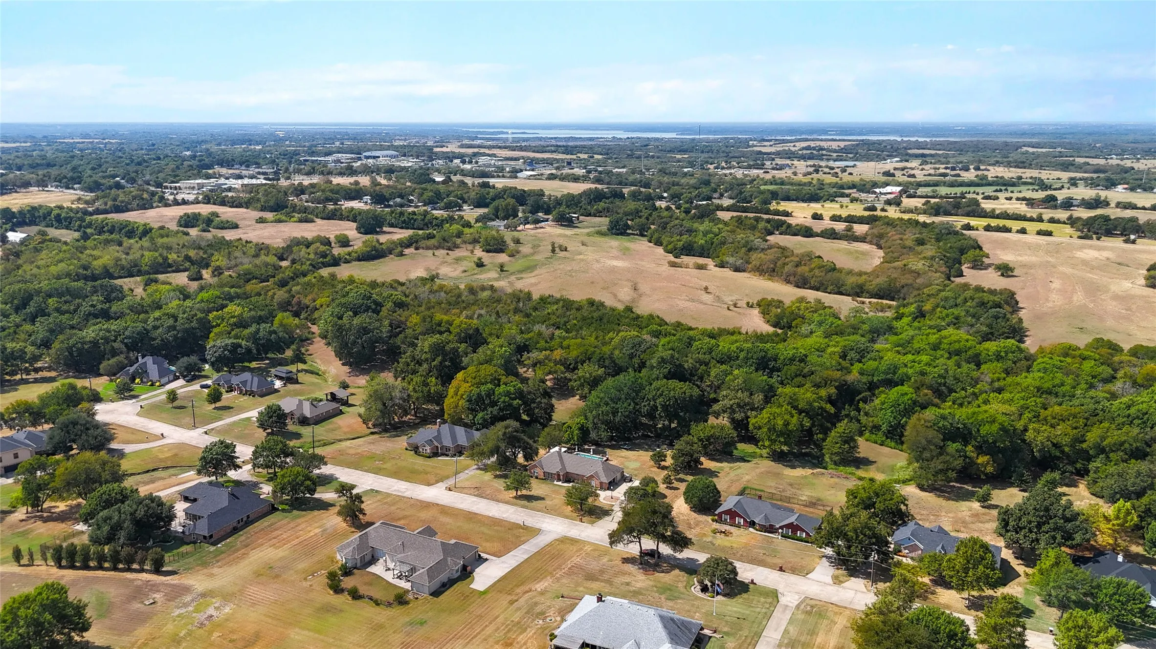 Single Family Residence For Sale in Collin County , 1315 Red Oak Circle, Farmersville, Texas 75442, 3 Bedroom, 3 Bathroom, 3 Garage spaces, 2,062 Sqft, built in 1993, mls#21398963, Real Estate Agent in Farmersville, Homes For Sale in Collin county, Homes For Sale in Farmersville, Realtor in Farmersville Texas, Real Estate Brokerage Independent Realty Texas, Luminita Cordes Realtor