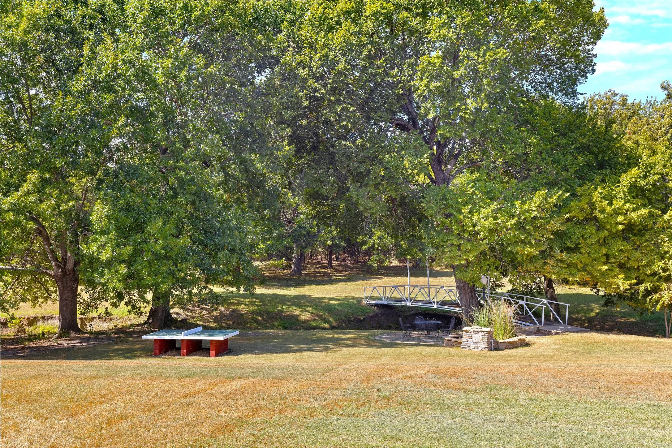 Single Family Residence For Sale in Collin County , 1315 Red Oak Circle, Farmersville, Texas 75442, 3 Bedroom, 3 Bathroom, 3 Garage spaces, 2,062 Sqft, built in 1993, mls#21398963, Real Estate Agent in Farmersville, Homes For Sale in Collin county, Homes For Sale in Farmersville, Realtor in Farmersville Texas, Real Estate Brokerage Independent Realty Texas, Luminita Cordes Realtor
