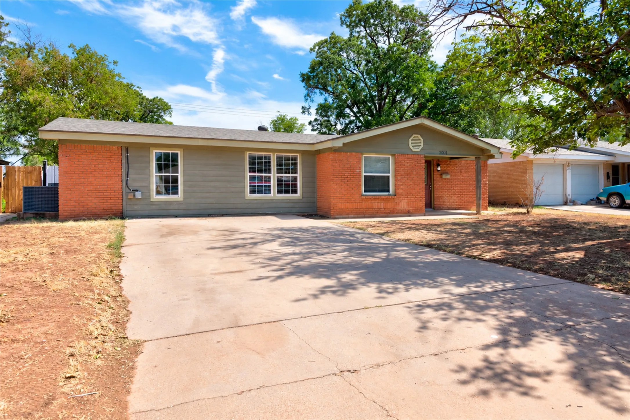 Single Family Residence For Sale in Taylor County , 2001 Westview Drive, Abilene, Texas 79603, 3 Bedroom, 2 Bathroom, Garage spaces, 1,788 Sqft, built in 1956, mls#21387922, Real Estate Agent in Abilene, Homes For Sale in Taylor county, Homes For Sale in Abilene, Realtor in Abilene Texas, Real Estate Brokerage Independent Realty Texas, Luminita Cordes Realtor