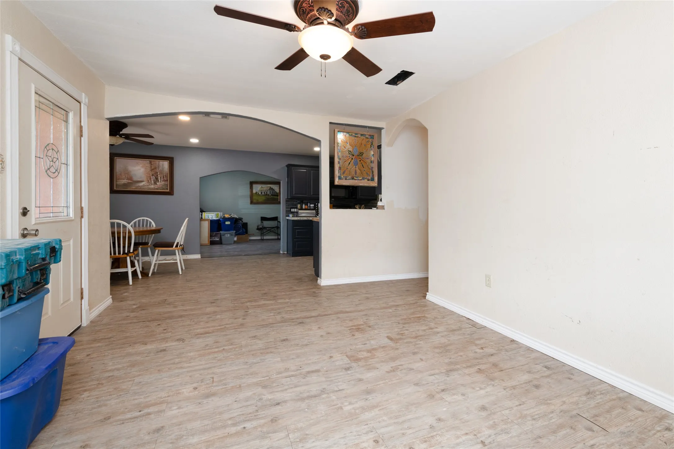 Single Family Residence For Sale in Taylor County , 2001 Westview Drive, Abilene, Texas 79603, 3 Bedroom, 2 Bathroom, Garage spaces, 1,788 Sqft, built in 1956, mls#21387922, Real Estate Agent in Abilene, Homes For Sale in Taylor county, Homes For Sale in Abilene, Realtor in Abilene Texas, Real Estate Brokerage Independent Realty Texas, Luminita Cordes Realtor