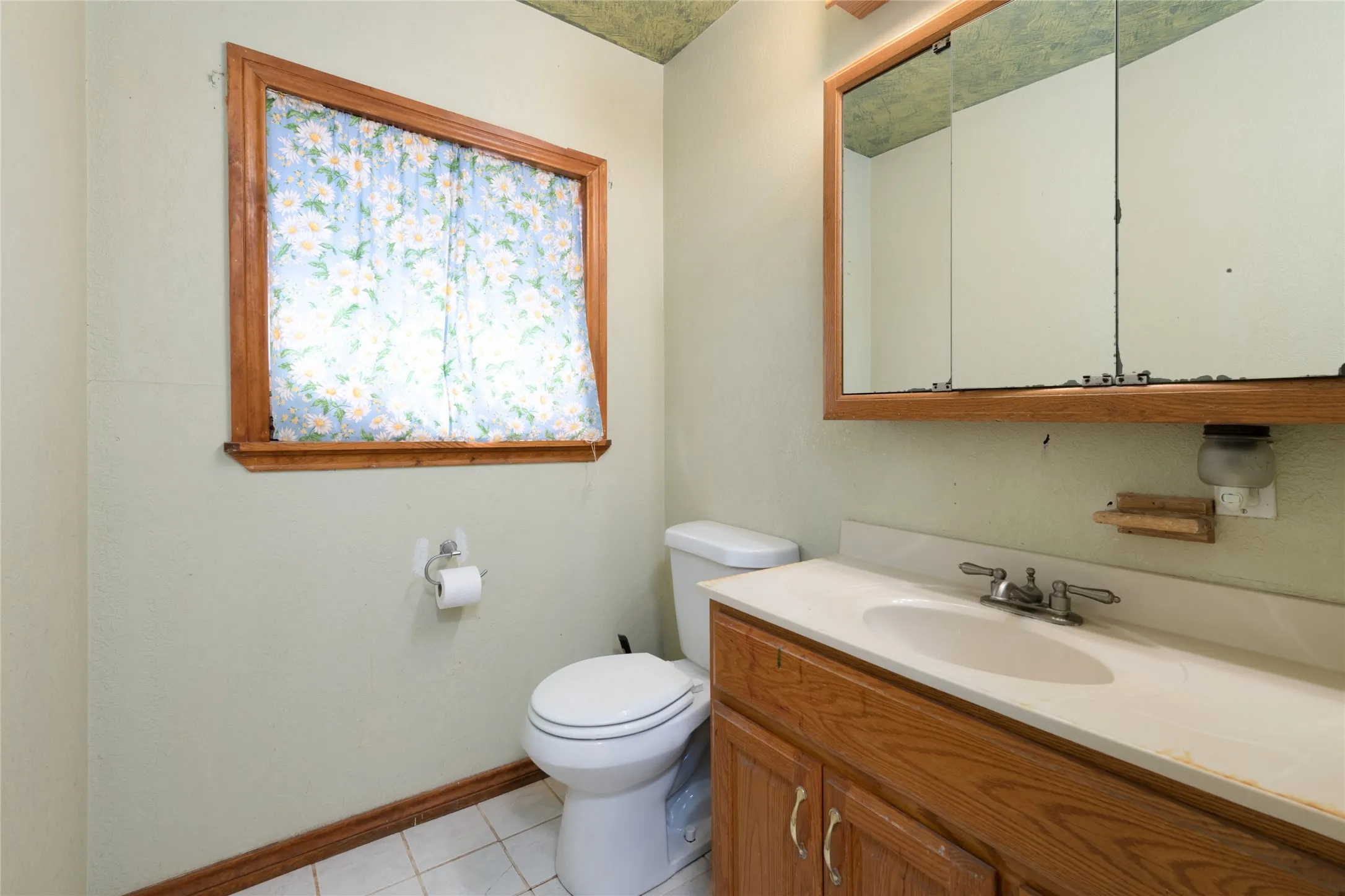 Single Family Residence For Sale in Taylor County , 2001 Westview Drive, Abilene, Texas 79603, 3 Bedroom, 2 Bathroom, Garage spaces, 1,788 Sqft, built in 1956, mls#21387922, Real Estate Agent in Abilene, Homes For Sale in Taylor county, Homes For Sale in Abilene, Realtor in Abilene Texas, Real Estate Brokerage Independent Realty Texas, Luminita Cordes Realtor