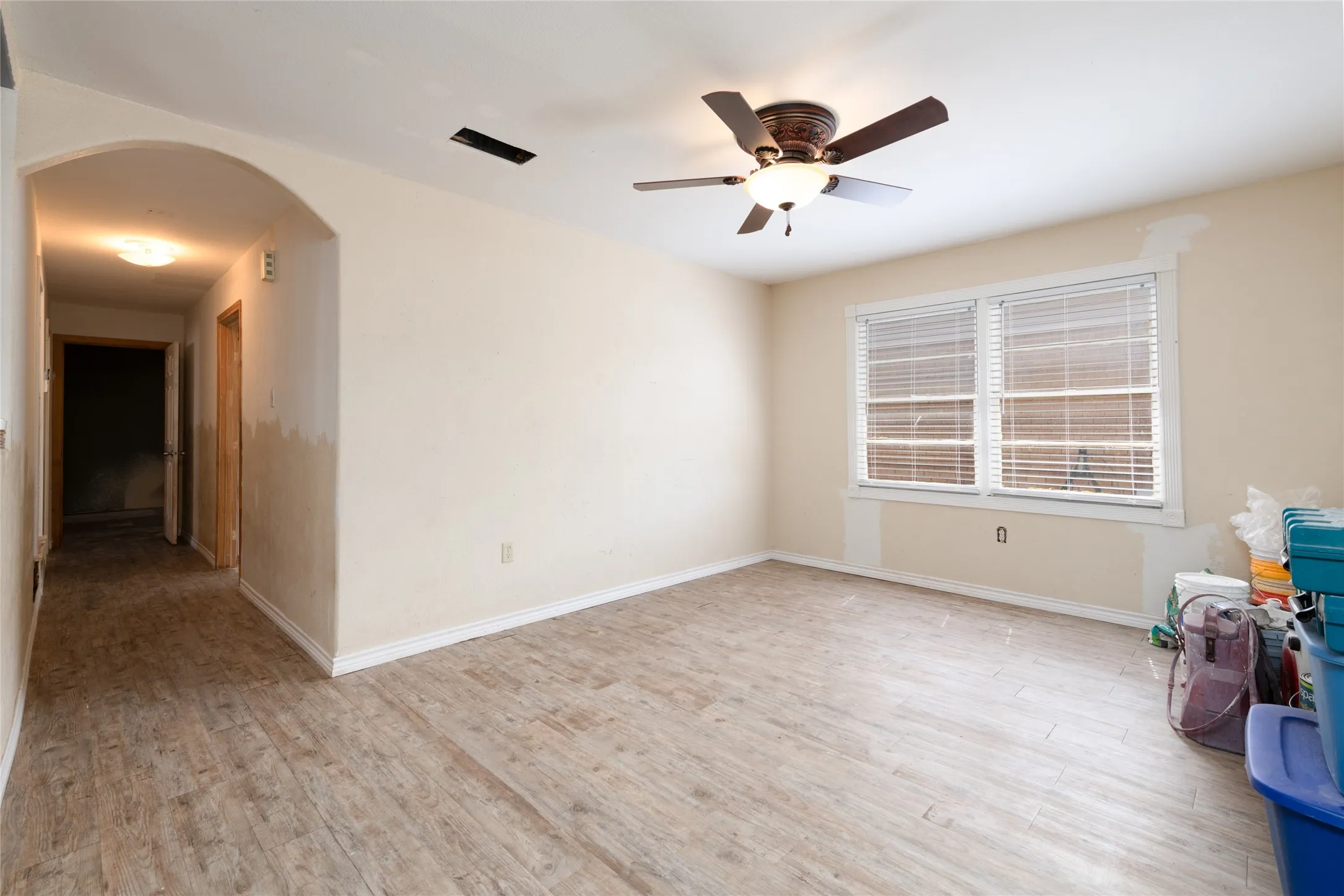 Single Family Residence For Sale in Taylor County , 2001 Westview Drive, Abilene, Texas 79603, 3 Bedroom, 2 Bathroom, Garage spaces, 1,788 Sqft, built in 1956, mls#21387922, Real Estate Agent in Abilene, Homes For Sale in Taylor county, Homes For Sale in Abilene, Realtor in Abilene Texas, Real Estate Brokerage Independent Realty Texas, Luminita Cordes Realtor