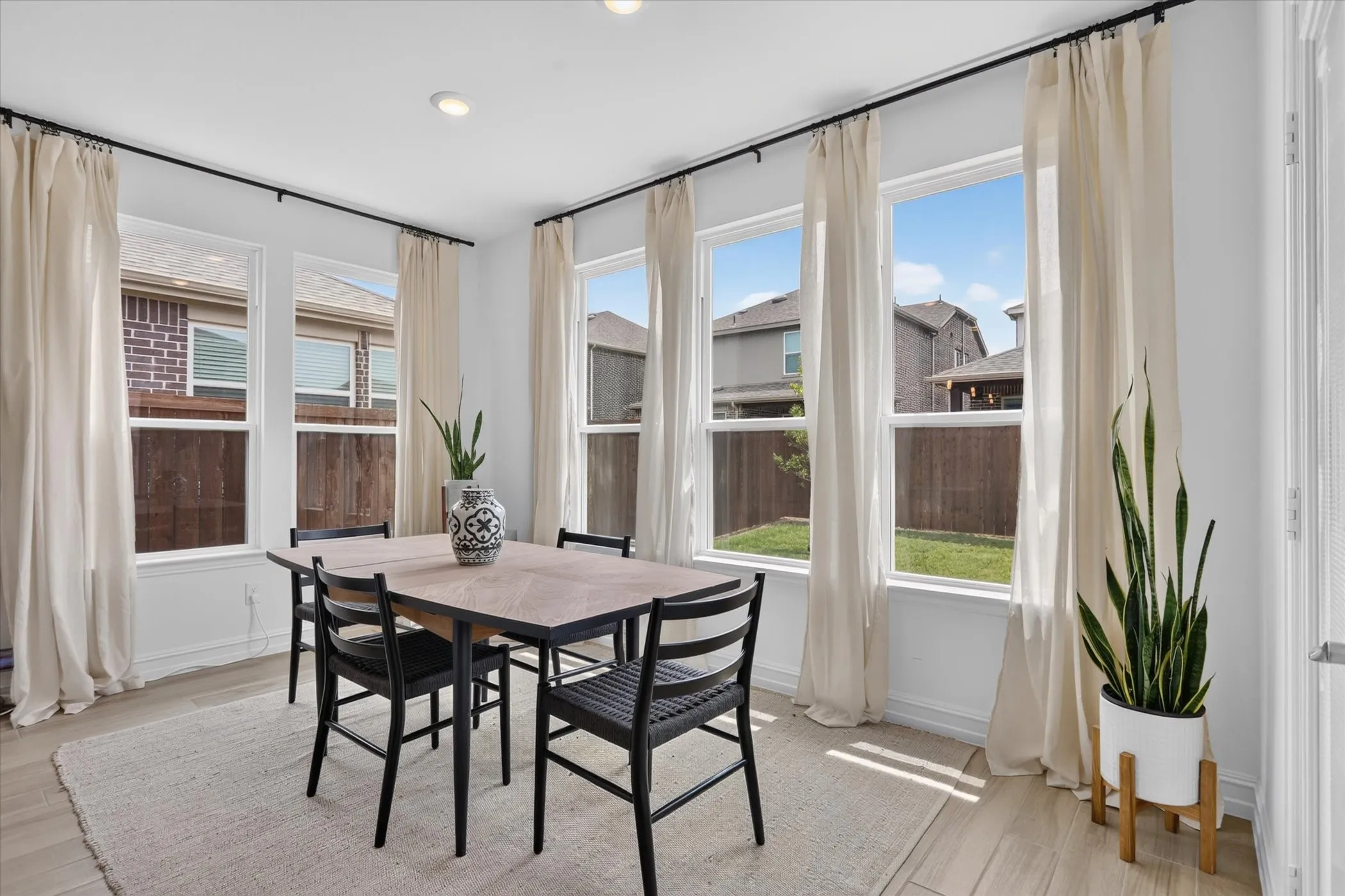 Single Family Residence For Rent in Dallas County , 4802 Nicola Road, Dallas, Texas 75228, 3 Bedroom, 3 Bathroom, 2 Garage spaces, 2,216 Sqft, built in 2023, mls#21401243, Real Estate Agent in Dallas, Homes For Rent in Dallas county, Homes For Rent in Dallas, Realtor in Dallas Texas, Real Estate Brokerage Independent Realty Texas, Luminita Cordes Realtor
