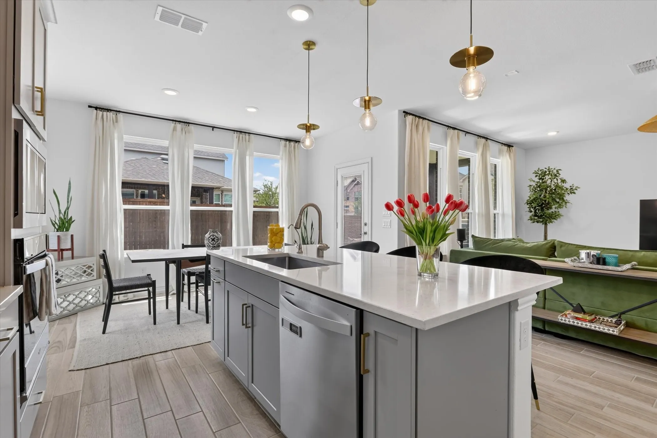 Single Family Residence For Rent in Dallas County , 4802 Nicola Road, Dallas, Texas 75228, 3 Bedroom, 3 Bathroom, 2 Garage spaces, 2,216 Sqft, built in 2023, mls#21401243, Real Estate Agent in Dallas, Homes For Rent in Dallas county, Homes For Rent in Dallas, Realtor in Dallas Texas, Real Estate Brokerage Independent Realty Texas, Luminita Cordes Realtor