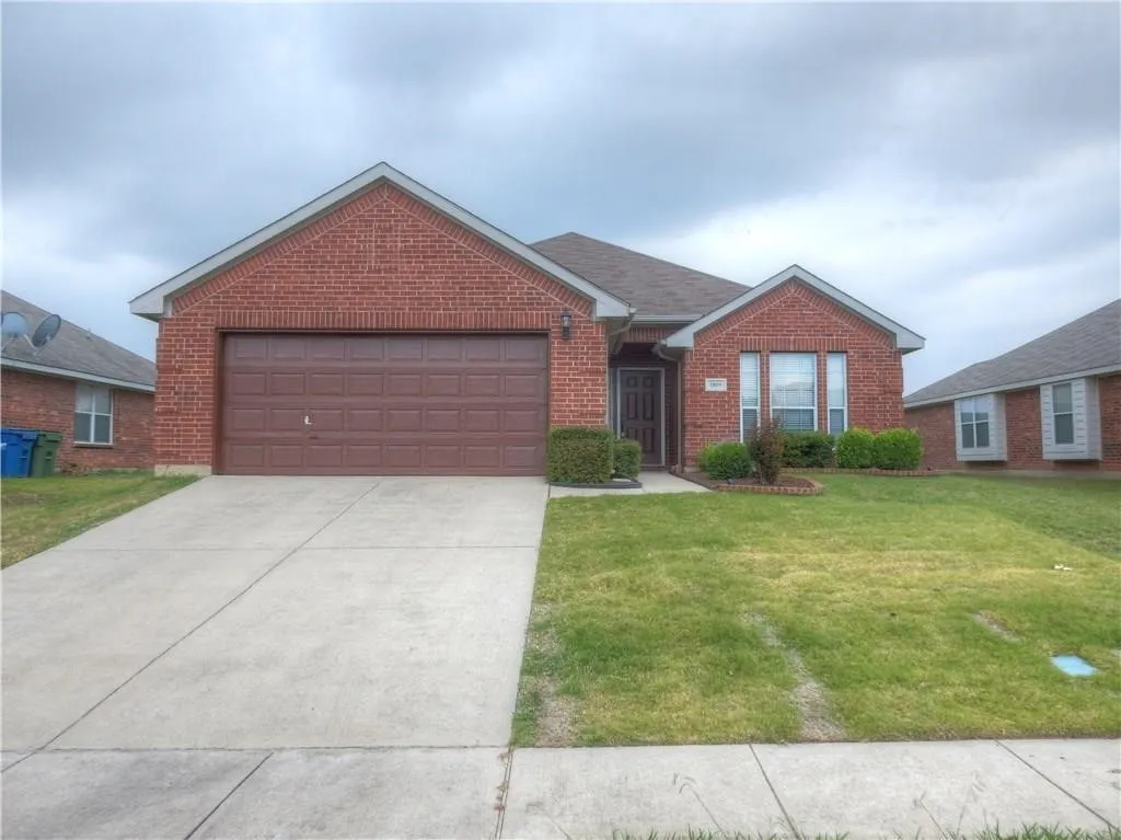 Single Family Residence For Rent in Denton County , 1809 Belmont Drive, Roanoke, Texas 76262, 4 Bedroom, 2 Bathroom, 2 Garage spaces, 2,033 Sqft, built in 2002, mls#21400495, Real Estate Agent in Roanoke, Homes For Rent in Denton county, Homes For Rent in Roanoke, Realtor in Roanoke Texas, Real Estate Brokerage Independent Realty Texas, Luminita Cordes Realtor