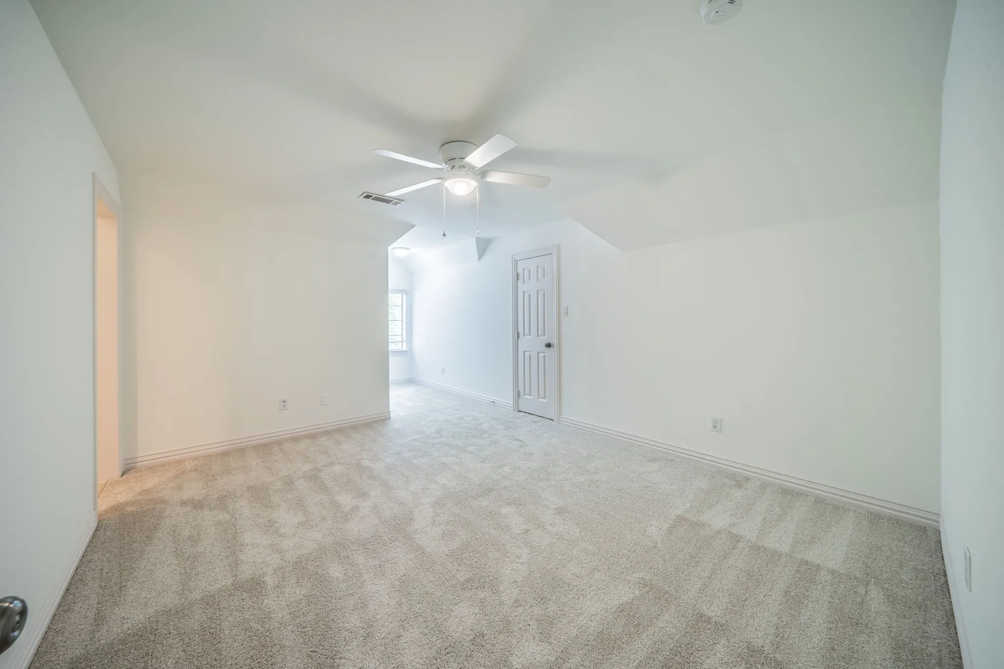 Single Family Residence For Rent in Denton County , 3201 Cedar Ridge Drive, Flower Mound, Texas 75022, 5 Bedroom, 5 Bathroom, 3 Garage spaces, 3,929 Sqft, built in 2001, mls#21401414, Real Estate Agent in Flower Mound, Homes For Rent in Denton county, Homes For Rent in Flower Mound, Realtor in Flower Mound Texas, Real Estate Brokerage Independent Realty Texas, Luminita Cordes Realtor