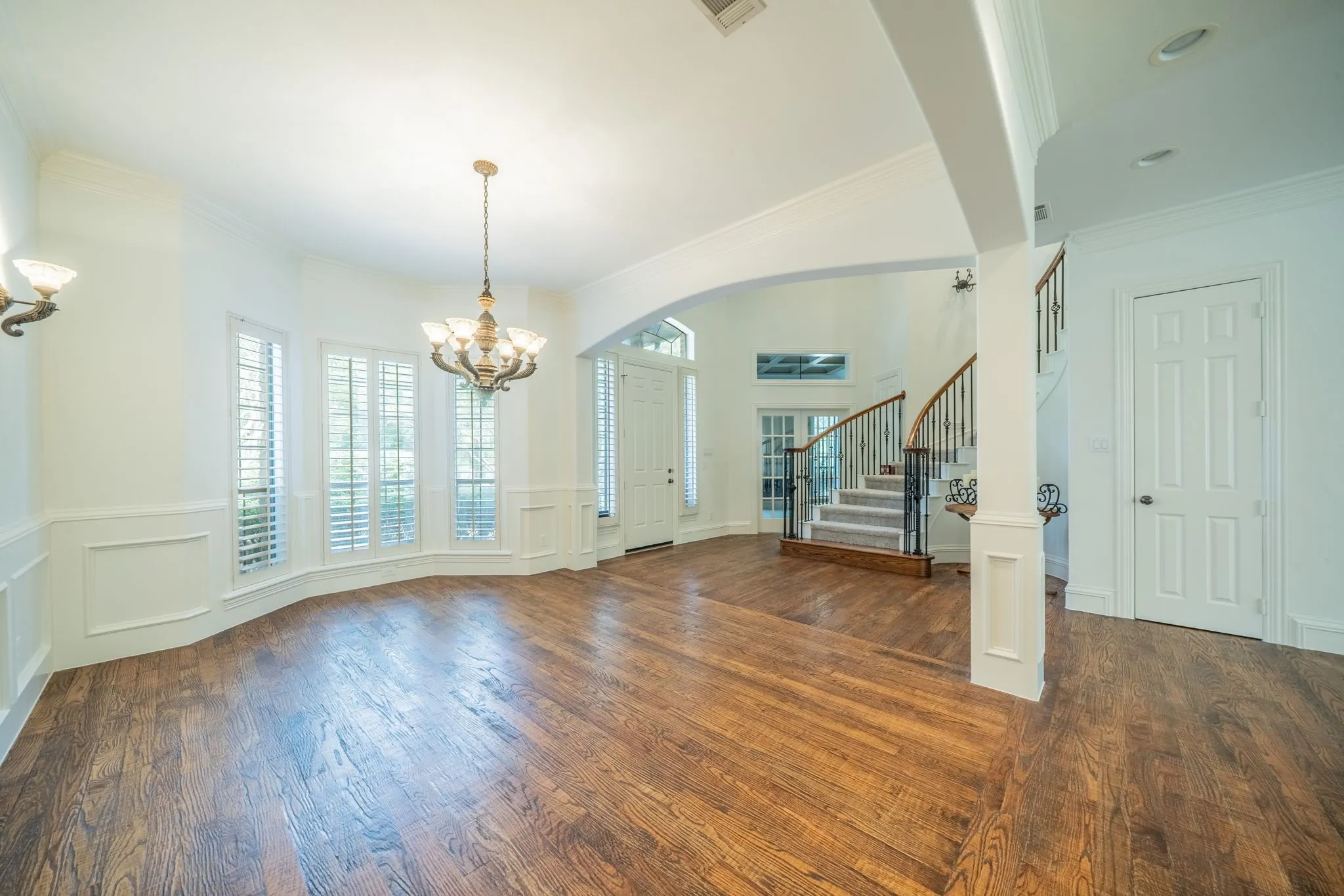 Single Family Residence For Rent in Denton County , 3201 Cedar Ridge Drive, Flower Mound, Texas 75022, 5 Bedroom, 5 Bathroom, 3 Garage spaces, 3,929 Sqft, built in 2001, mls#21401414, Real Estate Agent in Flower Mound, Homes For Rent in Denton county, Homes For Rent in Flower Mound, Realtor in Flower Mound Texas, Real Estate Brokerage Independent Realty Texas, Luminita Cordes Realtor
