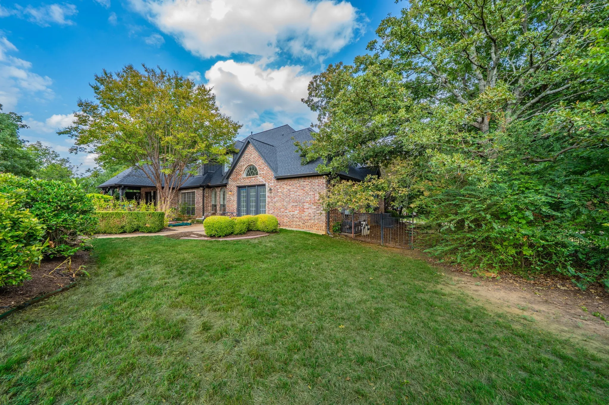 Single Family Residence For Rent in Denton County , 3201 Cedar Ridge Drive, Flower Mound, Texas 75022, 5 Bedroom, 5 Bathroom, 3 Garage spaces, 3,929 Sqft, built in 2001, mls#21401414, Real Estate Agent in Flower Mound, Homes For Rent in Denton county, Homes For Rent in Flower Mound, Realtor in Flower Mound Texas, Real Estate Brokerage Independent Realty Texas, Luminita Cordes Realtor