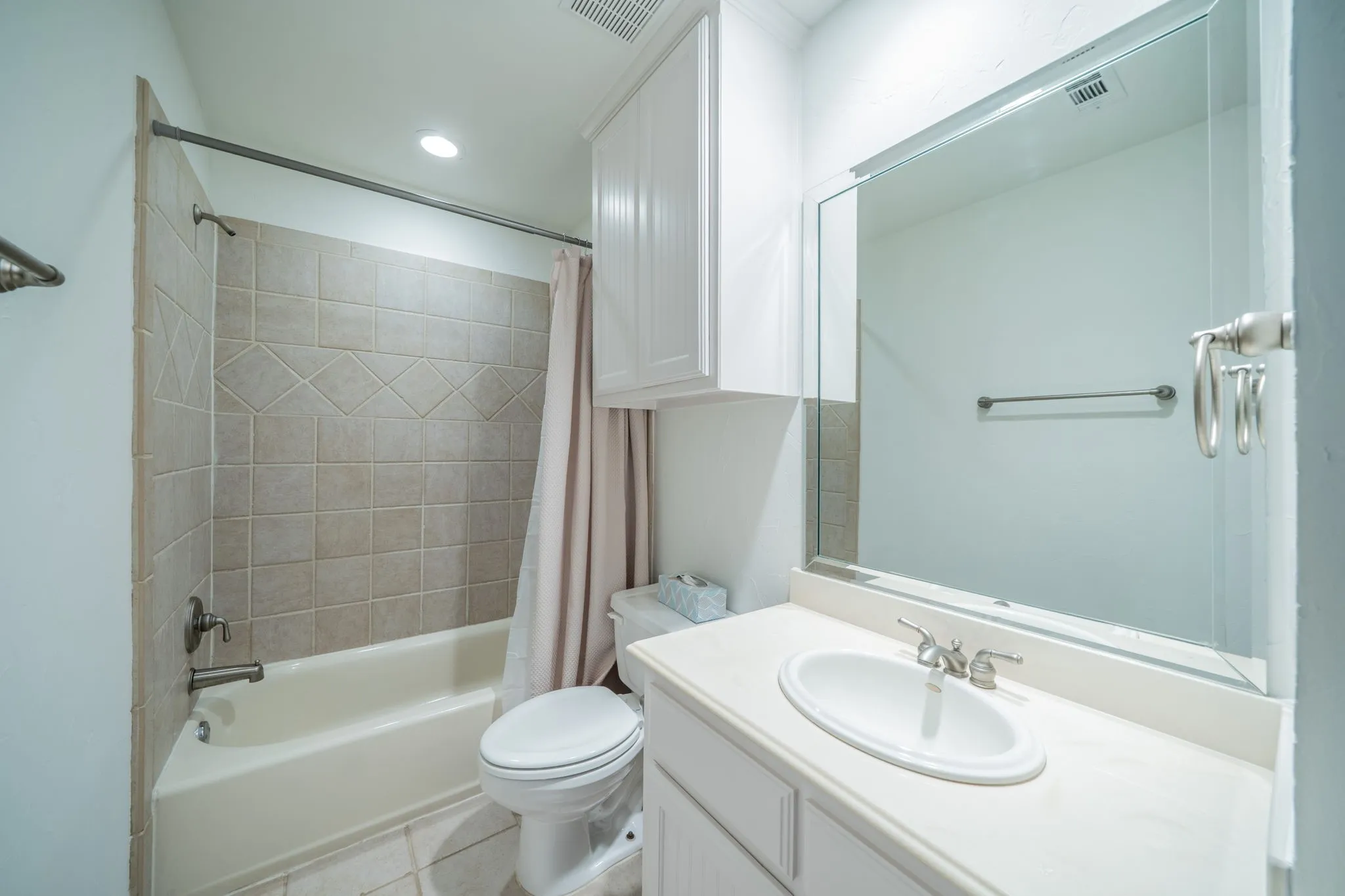 Single Family Residence For Rent in Denton County , 3201 Cedar Ridge Drive, Flower Mound, Texas 75022, 5 Bedroom, 5 Bathroom, 3 Garage spaces, 3,929 Sqft, built in 2001, mls#21401414, Real Estate Agent in Flower Mound, Homes For Rent in Denton county, Homes For Rent in Flower Mound, Realtor in Flower Mound Texas, Real Estate Brokerage Independent Realty Texas, Luminita Cordes Realtor