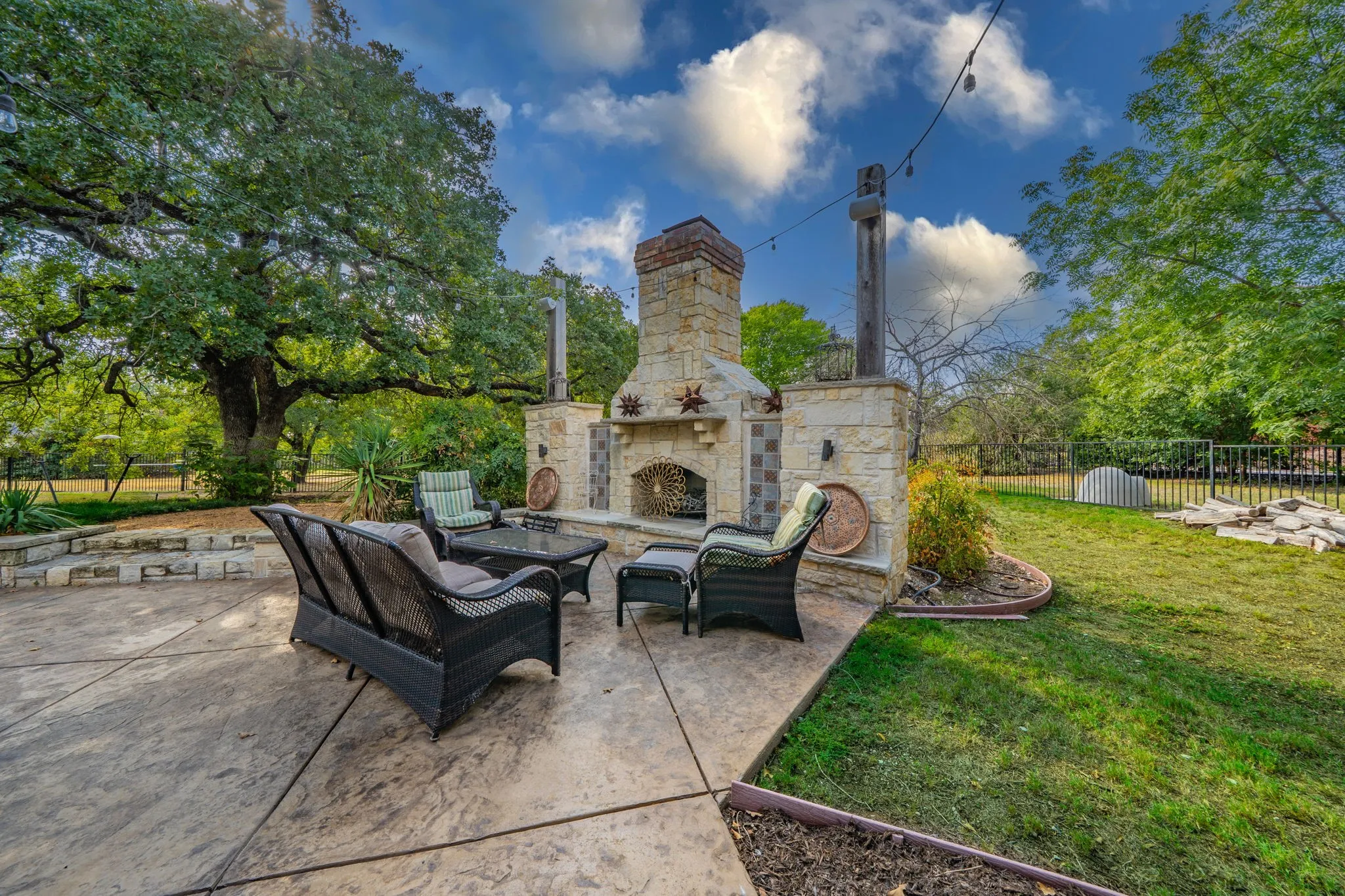 Single Family Residence For Rent in Denton County , 3201 Cedar Ridge Drive, Flower Mound, Texas 75022, 5 Bedroom, 5 Bathroom, 3 Garage spaces, 3,929 Sqft, built in 2001, mls#21401414, Real Estate Agent in Flower Mound, Homes For Rent in Denton county, Homes For Rent in Flower Mound, Realtor in Flower Mound Texas, Real Estate Brokerage Independent Realty Texas, Luminita Cordes Realtor