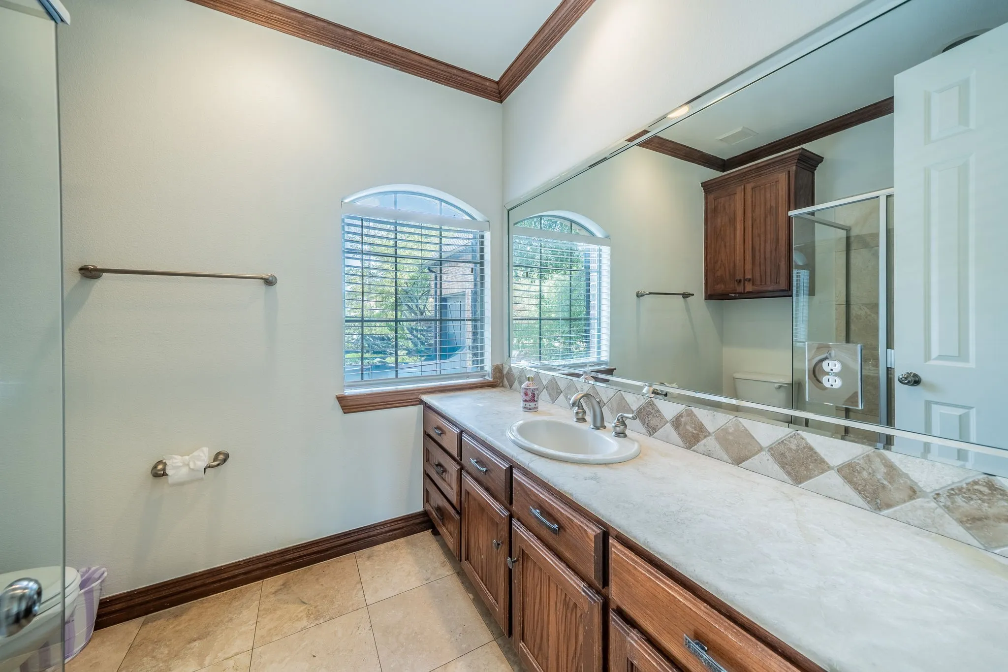 Single Family Residence For Rent in Denton County , 3201 Cedar Ridge Drive, Flower Mound, Texas 75022, 5 Bedroom, 5 Bathroom, 3 Garage spaces, 3,929 Sqft, built in 2001, mls#21401414, Real Estate Agent in Flower Mound, Homes For Rent in Denton county, Homes For Rent in Flower Mound, Realtor in Flower Mound Texas, Real Estate Brokerage Independent Realty Texas, Luminita Cordes Realtor