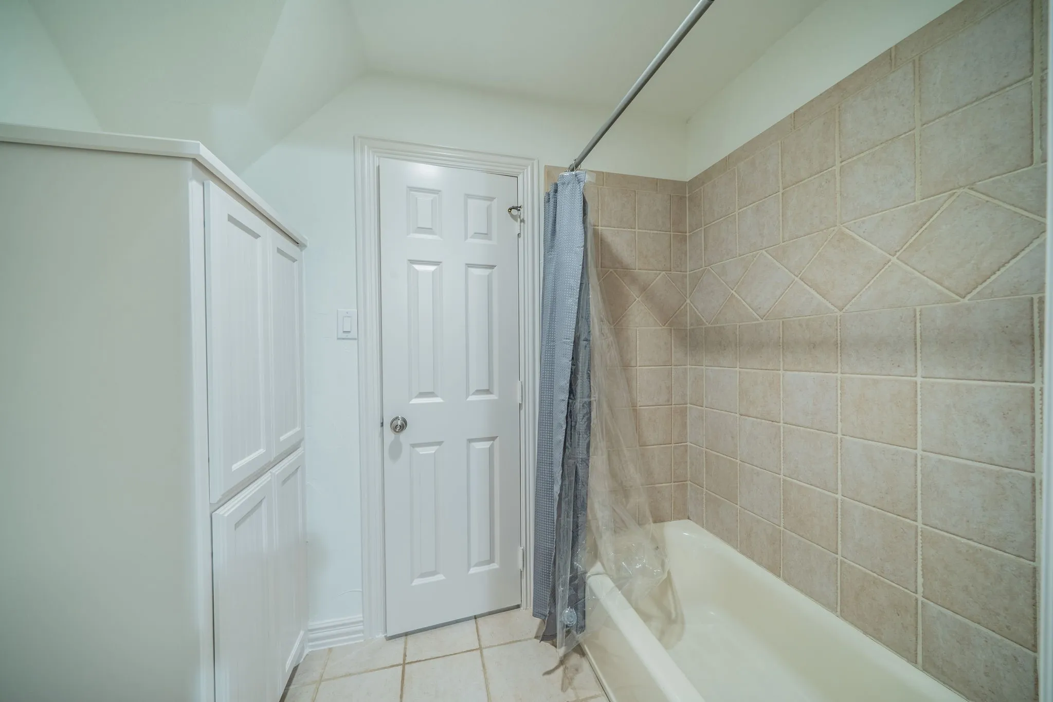 Single Family Residence For Rent in Denton County , 3201 Cedar Ridge Drive, Flower Mound, Texas 75022, 5 Bedroom, 5 Bathroom, 3 Garage spaces, 3,929 Sqft, built in 2001, mls#21401414, Real Estate Agent in Flower Mound, Homes For Rent in Denton county, Homes For Rent in Flower Mound, Realtor in Flower Mound Texas, Real Estate Brokerage Independent Realty Texas, Luminita Cordes Realtor