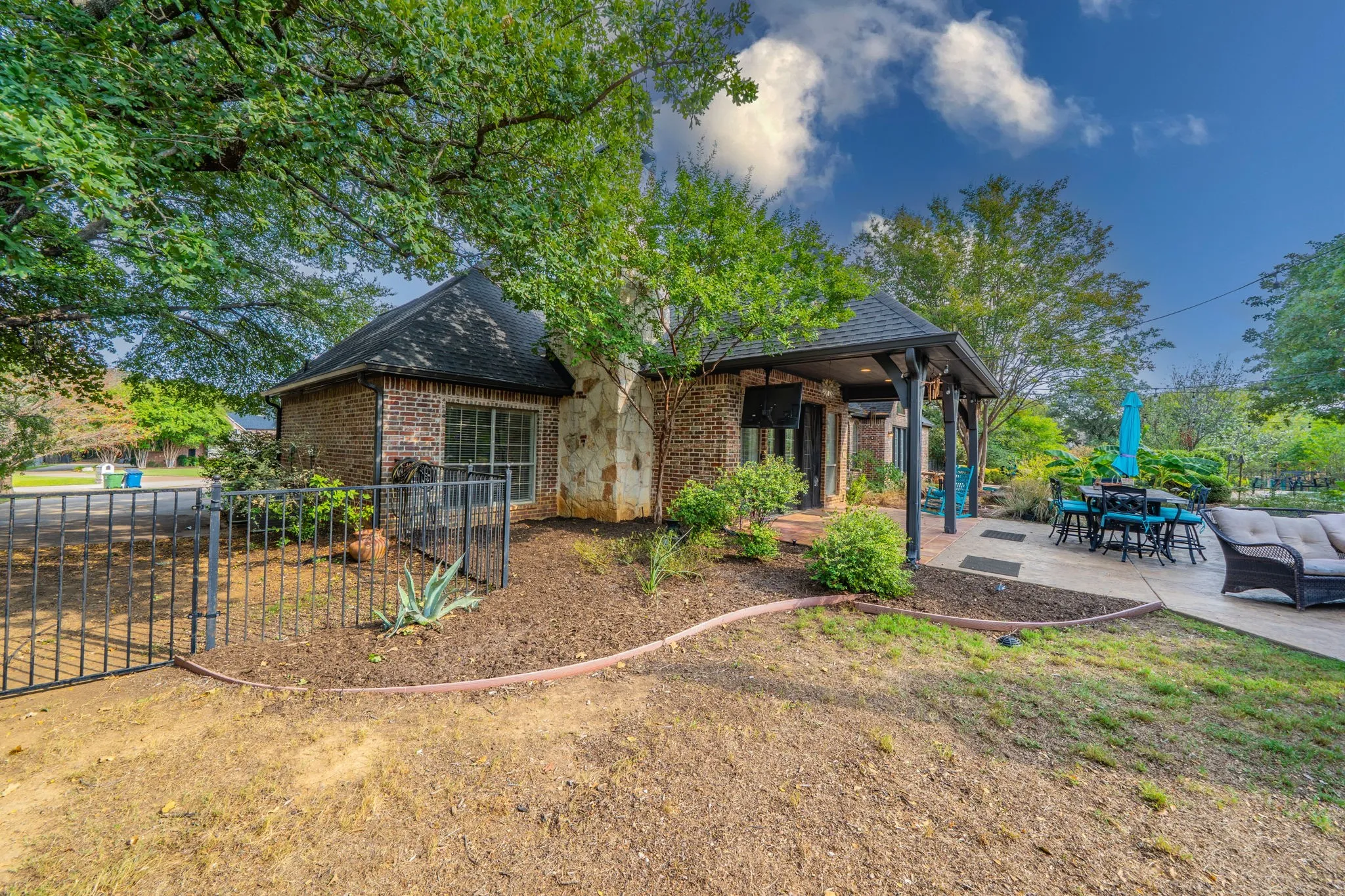 Single Family Residence For Rent in Denton County , 3201 Cedar Ridge Drive, Flower Mound, Texas 75022, 5 Bedroom, 5 Bathroom, 3 Garage spaces, 3,929 Sqft, built in 2001, mls#21401414, Real Estate Agent in Flower Mound, Homes For Rent in Denton county, Homes For Rent in Flower Mound, Realtor in Flower Mound Texas, Real Estate Brokerage Independent Realty Texas, Luminita Cordes Realtor