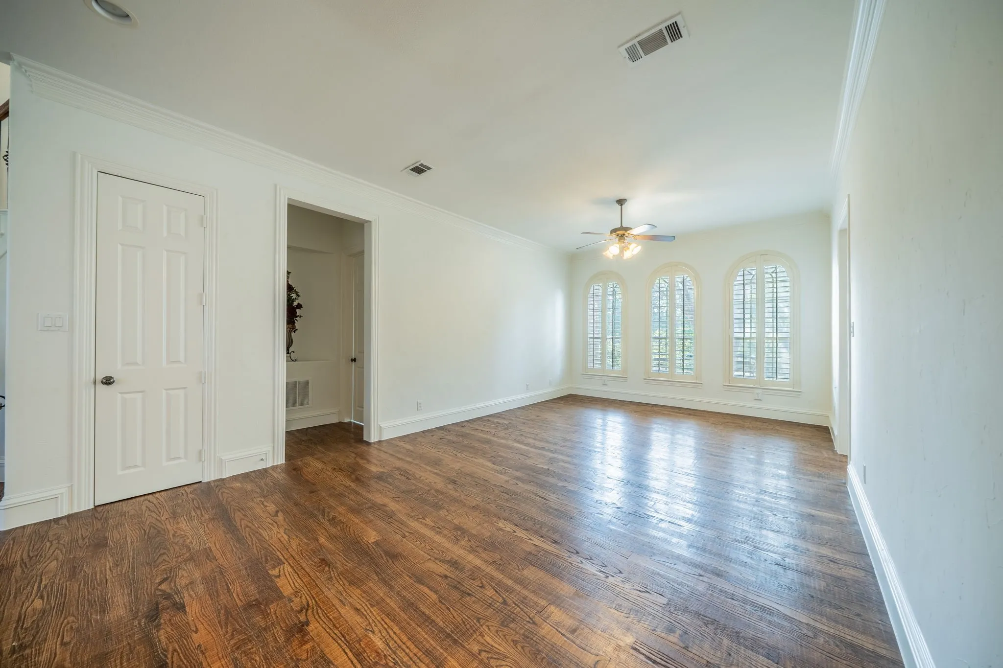 Single Family Residence For Rent in Denton County , 3201 Cedar Ridge Drive, Flower Mound, Texas 75022, 5 Bedroom, 5 Bathroom, 3 Garage spaces, 3,929 Sqft, built in 2001, mls#21401414, Real Estate Agent in Flower Mound, Homes For Rent in Denton county, Homes For Rent in Flower Mound, Realtor in Flower Mound Texas, Real Estate Brokerage Independent Realty Texas, Luminita Cordes Realtor