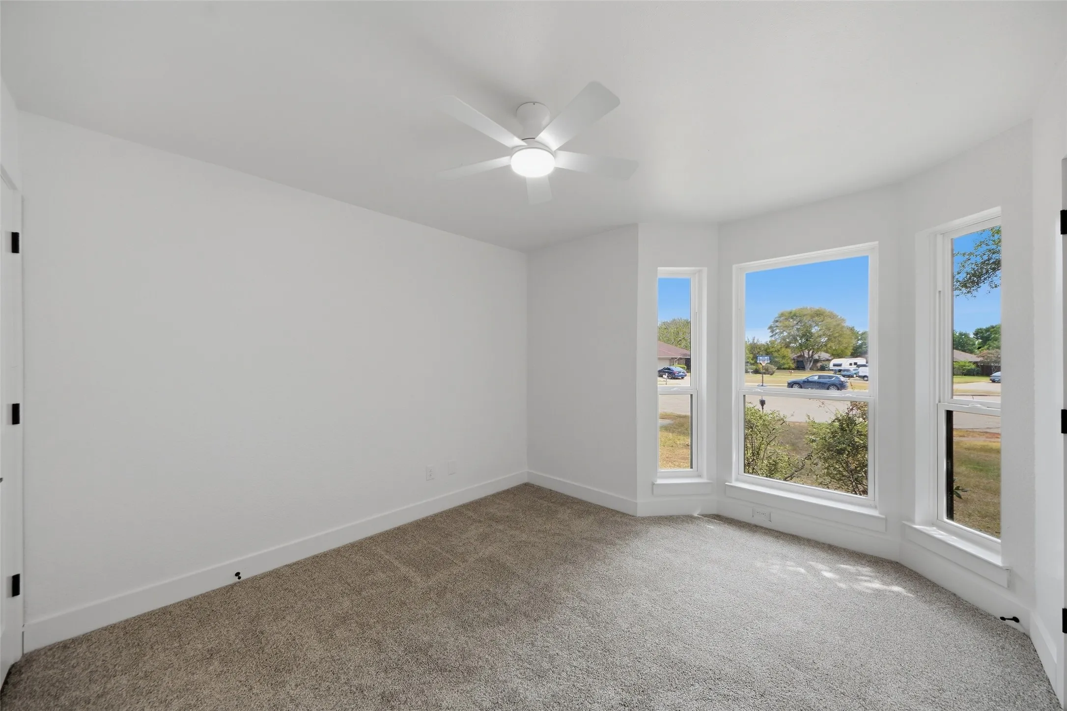 Single Family Residence For Sale in Denton County , 1405 Sedalia Court, Flower Mound, Texas 75028, 4 Bedroom, 2 Bathroom, 2 Garage spaces, 1,950 Sqft, built in 1987, mls#21401364, Real Estate Agent in Flower Mound, Homes For Sale in Denton county, Homes For Sale in Flower Mound, Realtor in Flower Mound Texas, Real Estate Brokerage Independent Realty Texas, Luminita Cordes Realtor