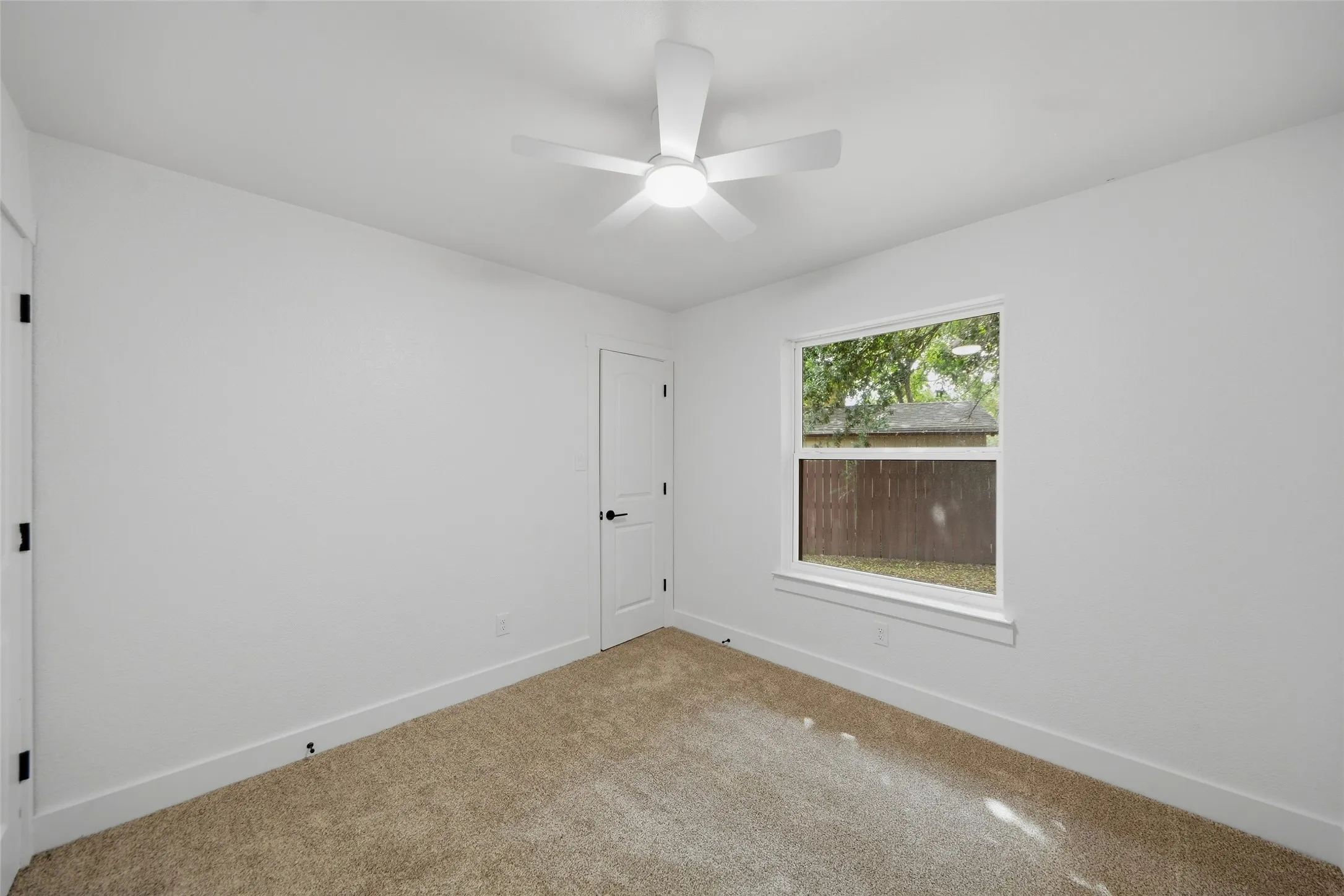 Single Family Residence For Sale in Denton County , 1405 Sedalia Court, Flower Mound, Texas 75028, 4 Bedroom, 2 Bathroom, 2 Garage spaces, 1,950 Sqft, built in 1987, mls#21401364, Real Estate Agent in Flower Mound, Homes For Sale in Denton county, Homes For Sale in Flower Mound, Realtor in Flower Mound Texas, Real Estate Brokerage Independent Realty Texas, Luminita Cordes Realtor