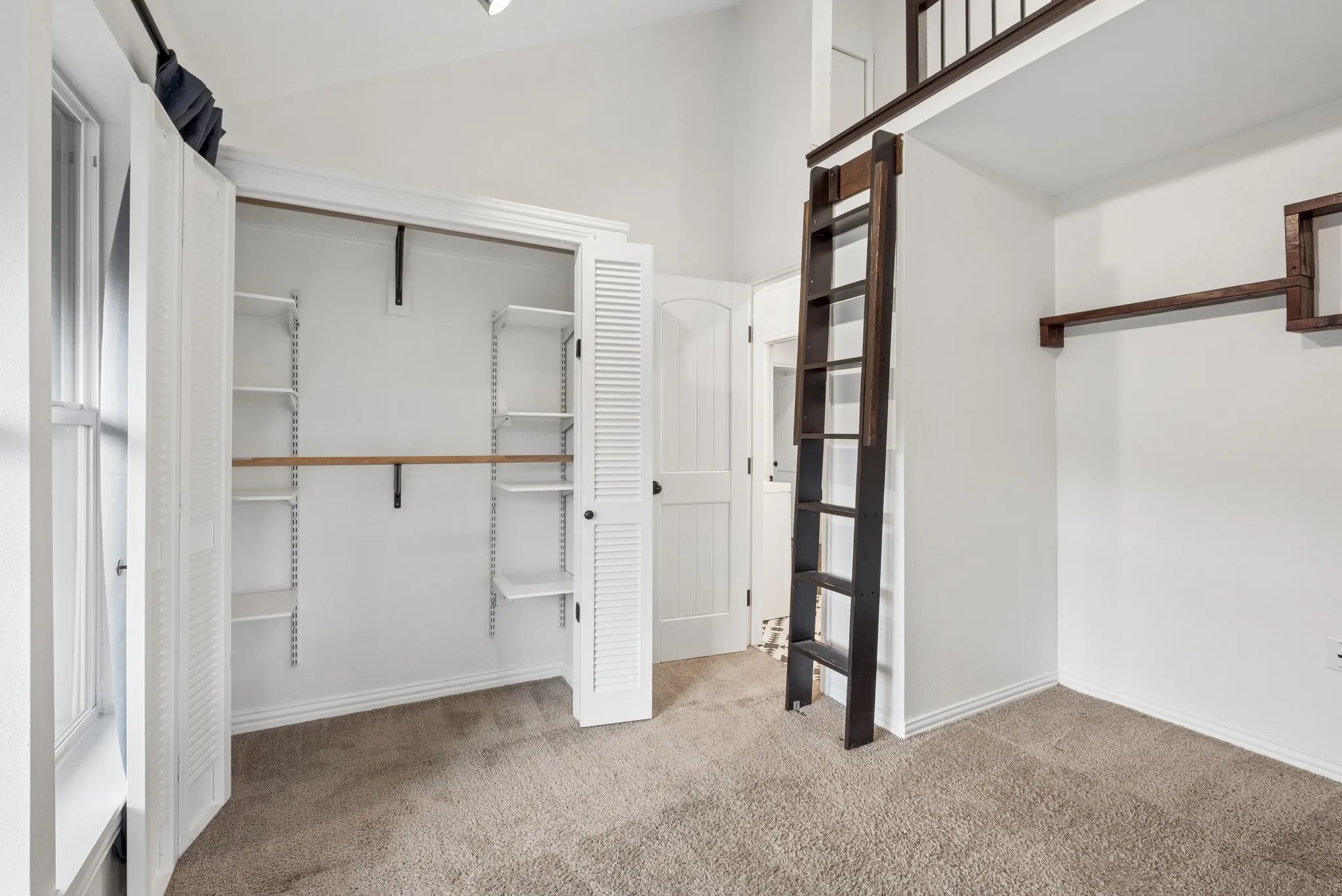 Townhouse For Rent in Dallas County , 15539 Preston Road 1037, Dallas, Texas 75248, 5 Bedroom, 5 Bathroom, 2 Garage spaces, 3,000 Sqft, built in 1974, mls#21401320, Real Estate Agent in Dallas, Homes For Rent in Dallas county, Homes For Rent in Dallas, Realtor in Dallas Texas, Real Estate Brokerage Independent Realty Texas, Luminita Cordes Realtor