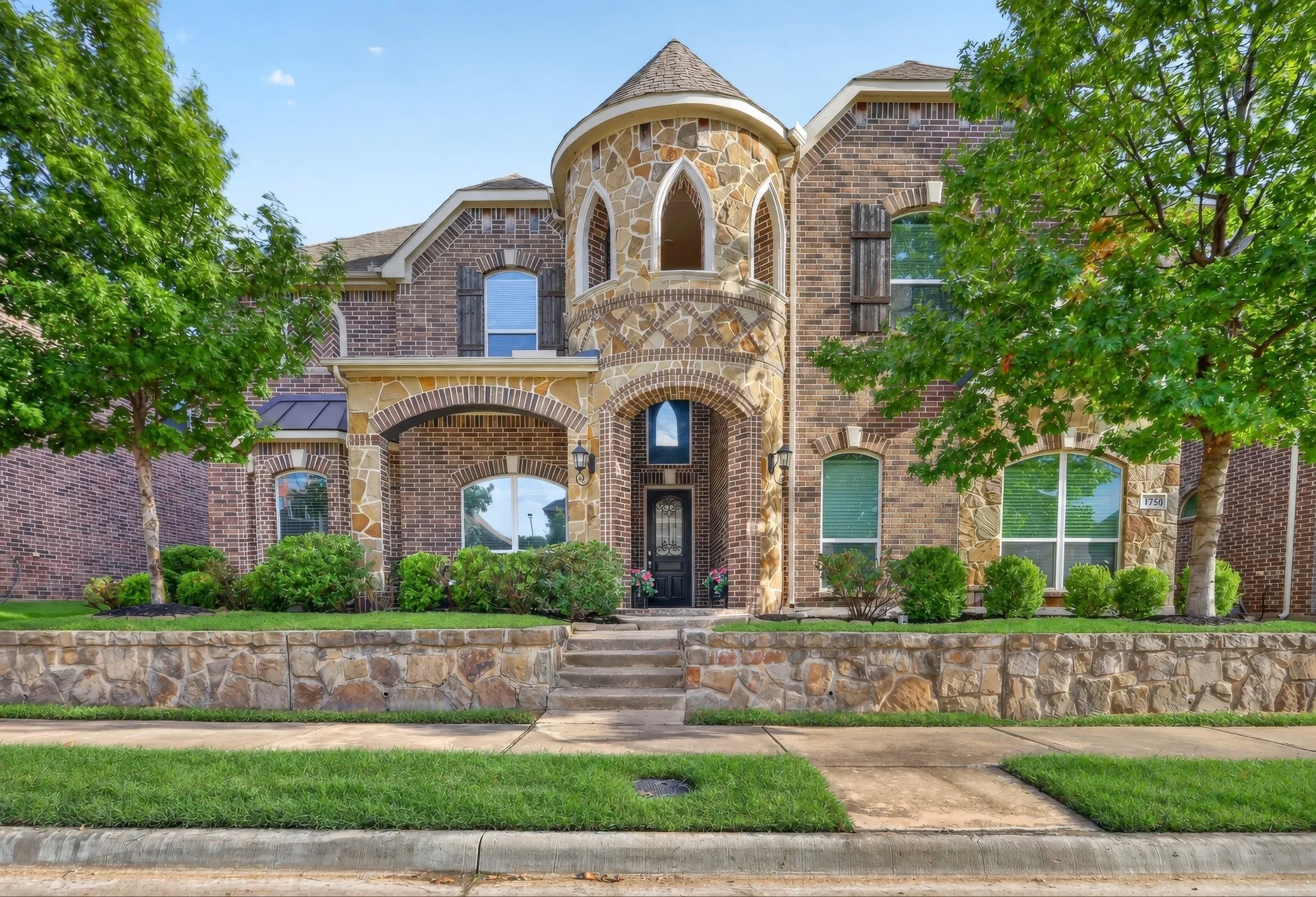 Single Family Residence For Sale in Dallas County , 1756 Prescott Place, Farmers Branch, Texas 75234, 6 Bedroom, 4 Bathroom, 2 Garage spaces, 4,314 Sqft, built in 2018, mls#21394838, Real Estate Agent in Farmers Branch, Homes For Sale in Dallas county, Homes For Sale in Farmers Branch, Realtor in Farmers Branch Texas, Real Estate Brokerage Independent Realty Texas, Luminita Cordes Realtor