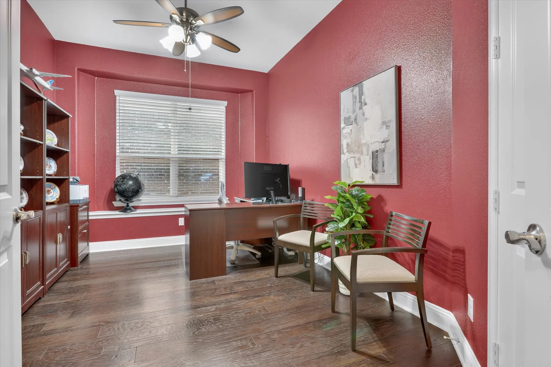 Secondary bedroom or office down