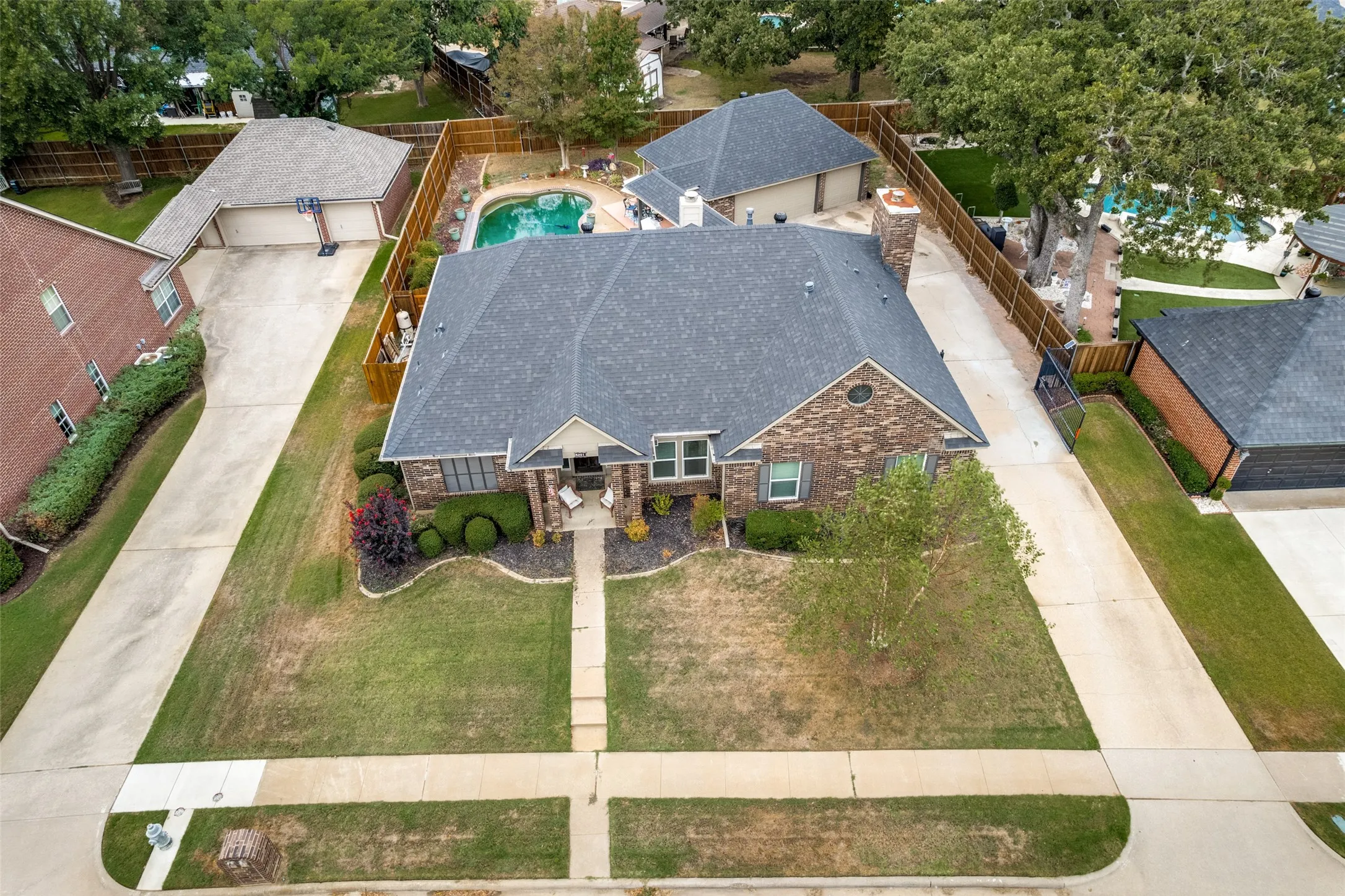 Single Family Residence For Sale in Denton County , 5201 Alexander Drive, Flower Mound, Texas 75028, 3 Bedroom, 2 Bathroom, 3 Garage spaces, 2,056 Sqft, built in 1988, mls#21398307, Real Estate Agent in Flower Mound, Homes For Sale in Denton county, Homes For Sale in Flower Mound, Realtor in Flower Mound Texas, Real Estate Brokerage Independent Realty Texas, Luminita Cordes Realtor