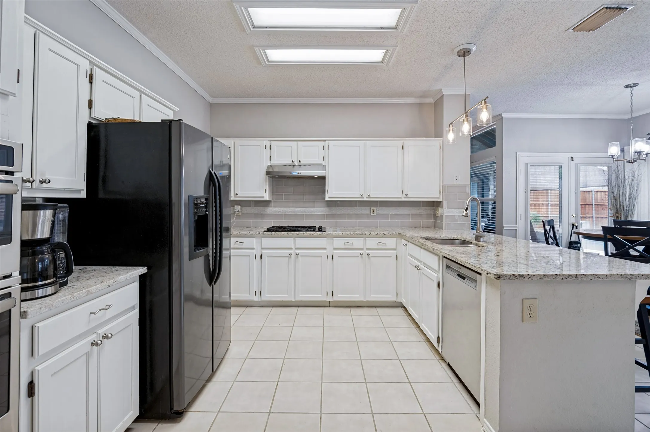 Single Family Residence For Sale in Denton County , 5201 Alexander Drive, Flower Mound, Texas 75028, 3 Bedroom, 2 Bathroom, 3 Garage spaces, 2,056 Sqft, built in 1988, mls#21398307, Real Estate Agent in Flower Mound, Homes For Sale in Denton county, Homes For Sale in Flower Mound, Realtor in Flower Mound Texas, Real Estate Brokerage Independent Realty Texas, Luminita Cordes Realtor