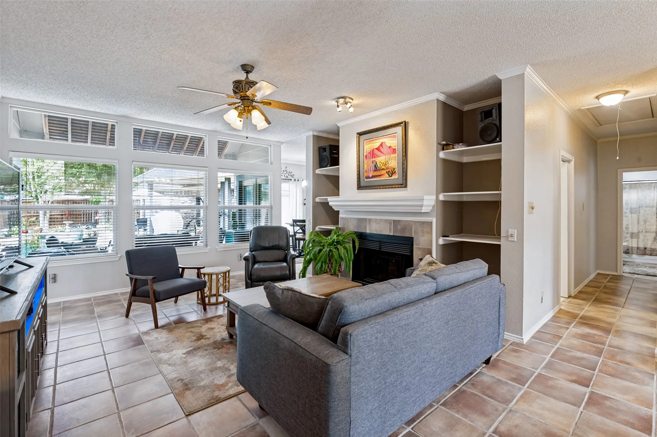 Single Family Residence For Sale in Denton County , 5201 Alexander Drive, Flower Mound, Texas 75028, 3 Bedroom, 2 Bathroom, 3 Garage spaces, 2,056 Sqft, built in 1988, mls#21398307, Real Estate Agent in Flower Mound, Homes For Sale in Denton county, Homes For Sale in Flower Mound, Realtor in Flower Mound Texas, Real Estate Brokerage Independent Realty Texas, Luminita Cordes Realtor