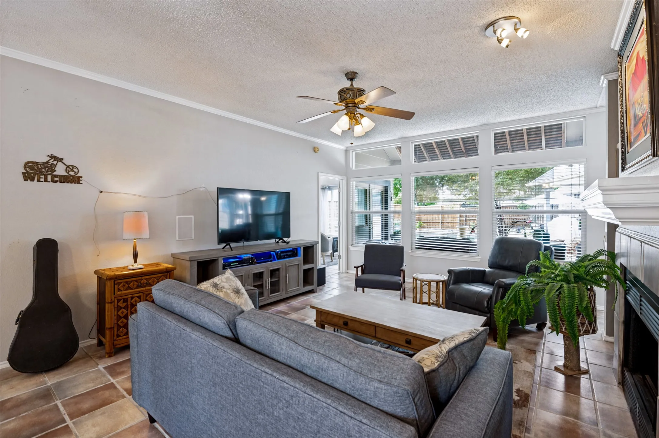 Single Family Residence For Sale in Denton County , 5201 Alexander Drive, Flower Mound, Texas 75028, 3 Bedroom, 2 Bathroom, 3 Garage spaces, 2,056 Sqft, built in 1988, mls#21398307, Real Estate Agent in Flower Mound, Homes For Sale in Denton county, Homes For Sale in Flower Mound, Realtor in Flower Mound Texas, Real Estate Brokerage Independent Realty Texas, Luminita Cordes Realtor