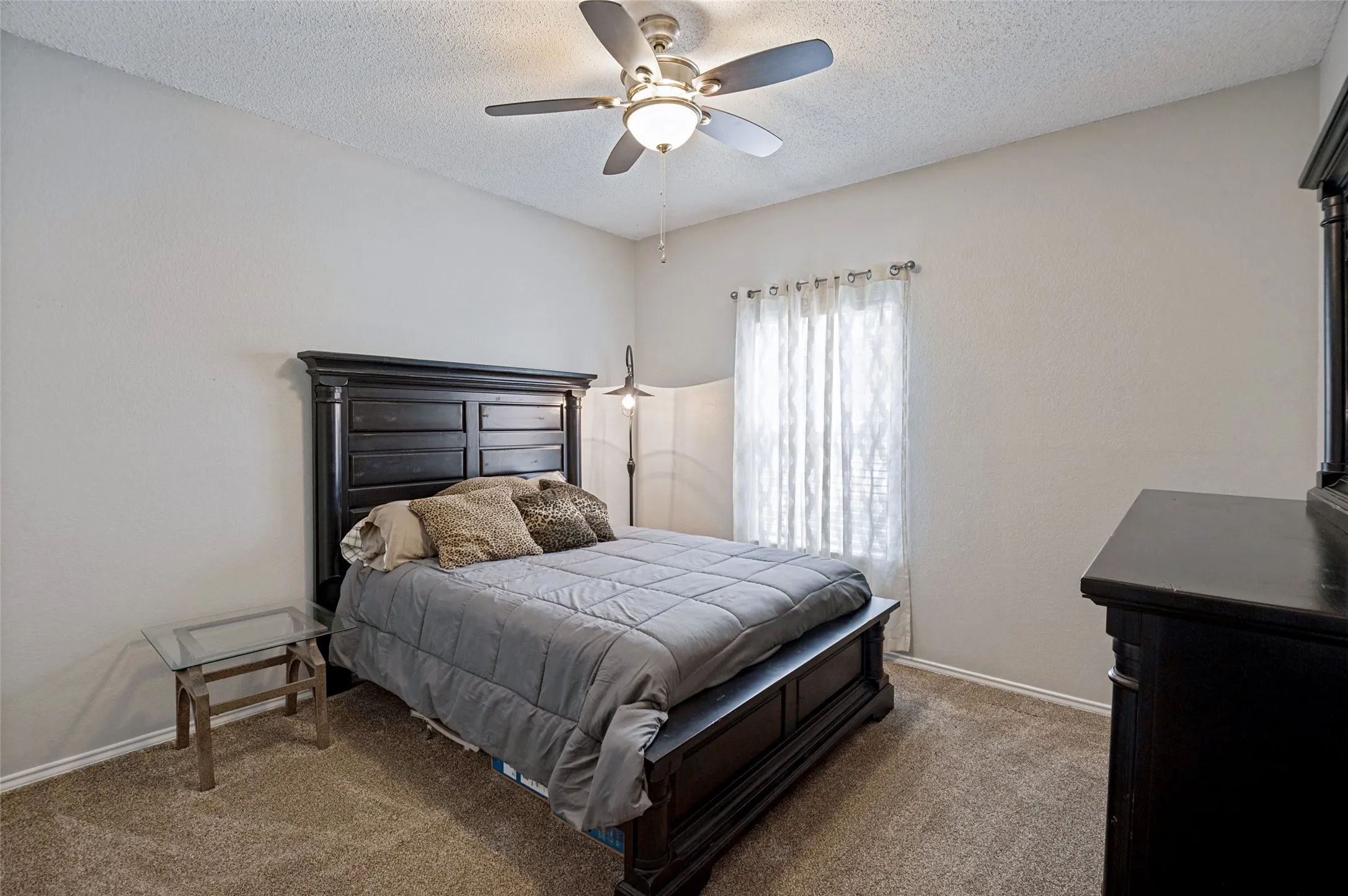 Single Family Residence For Sale in Denton County , 5201 Alexander Drive, Flower Mound, Texas 75028, 3 Bedroom, 2 Bathroom, 3 Garage spaces, 2,056 Sqft, built in 1988, mls#21398307, Real Estate Agent in Flower Mound, Homes For Sale in Denton county, Homes For Sale in Flower Mound, Realtor in Flower Mound Texas, Real Estate Brokerage Independent Realty Texas, Luminita Cordes Realtor