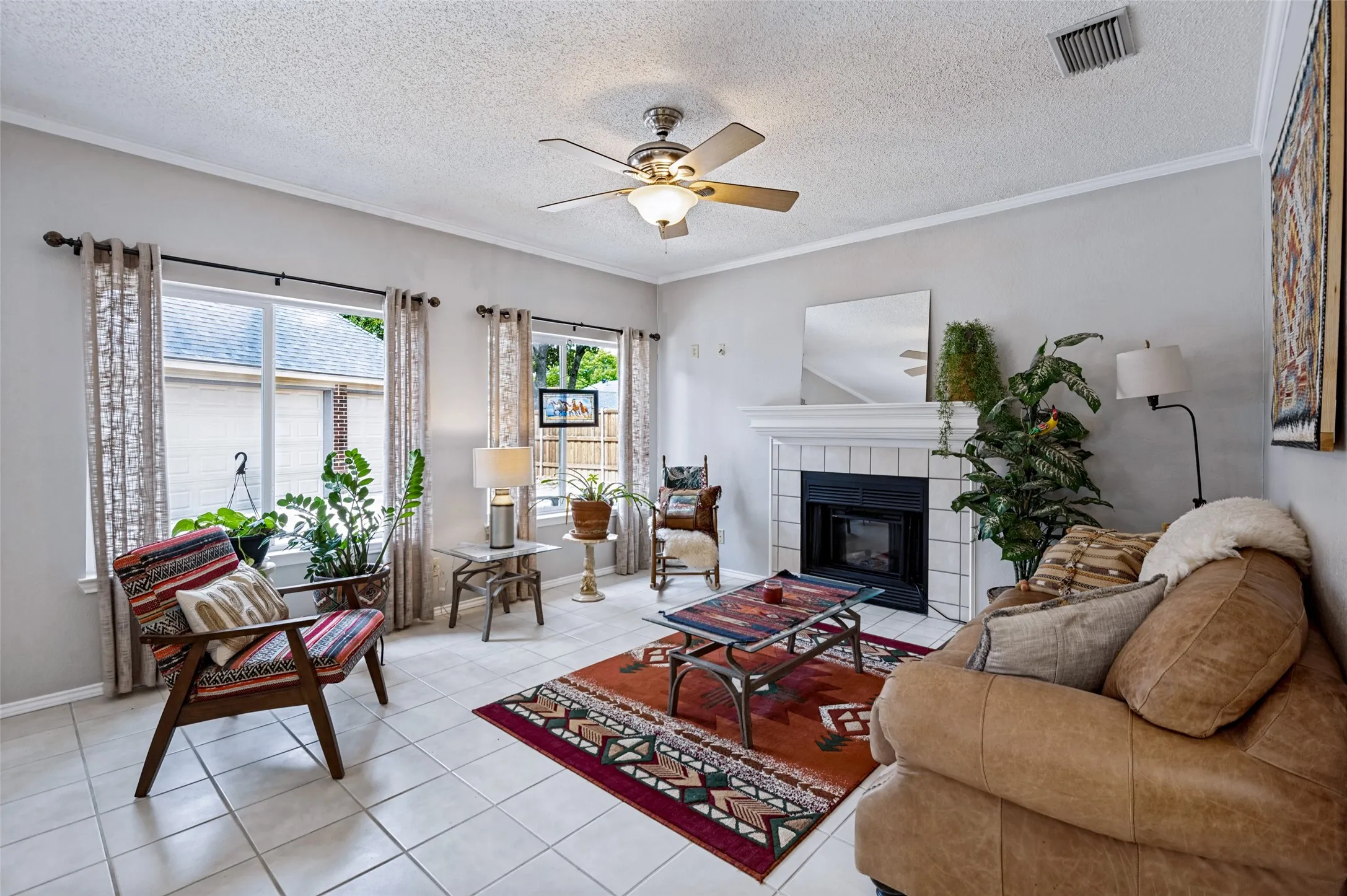 Single Family Residence For Sale in Denton County , 5201 Alexander Drive, Flower Mound, Texas 75028, 3 Bedroom, 2 Bathroom, 3 Garage spaces, 2,056 Sqft, built in 1988, mls#21398307, Real Estate Agent in Flower Mound, Homes For Sale in Denton county, Homes For Sale in Flower Mound, Realtor in Flower Mound Texas, Real Estate Brokerage Independent Realty Texas, Luminita Cordes Realtor
