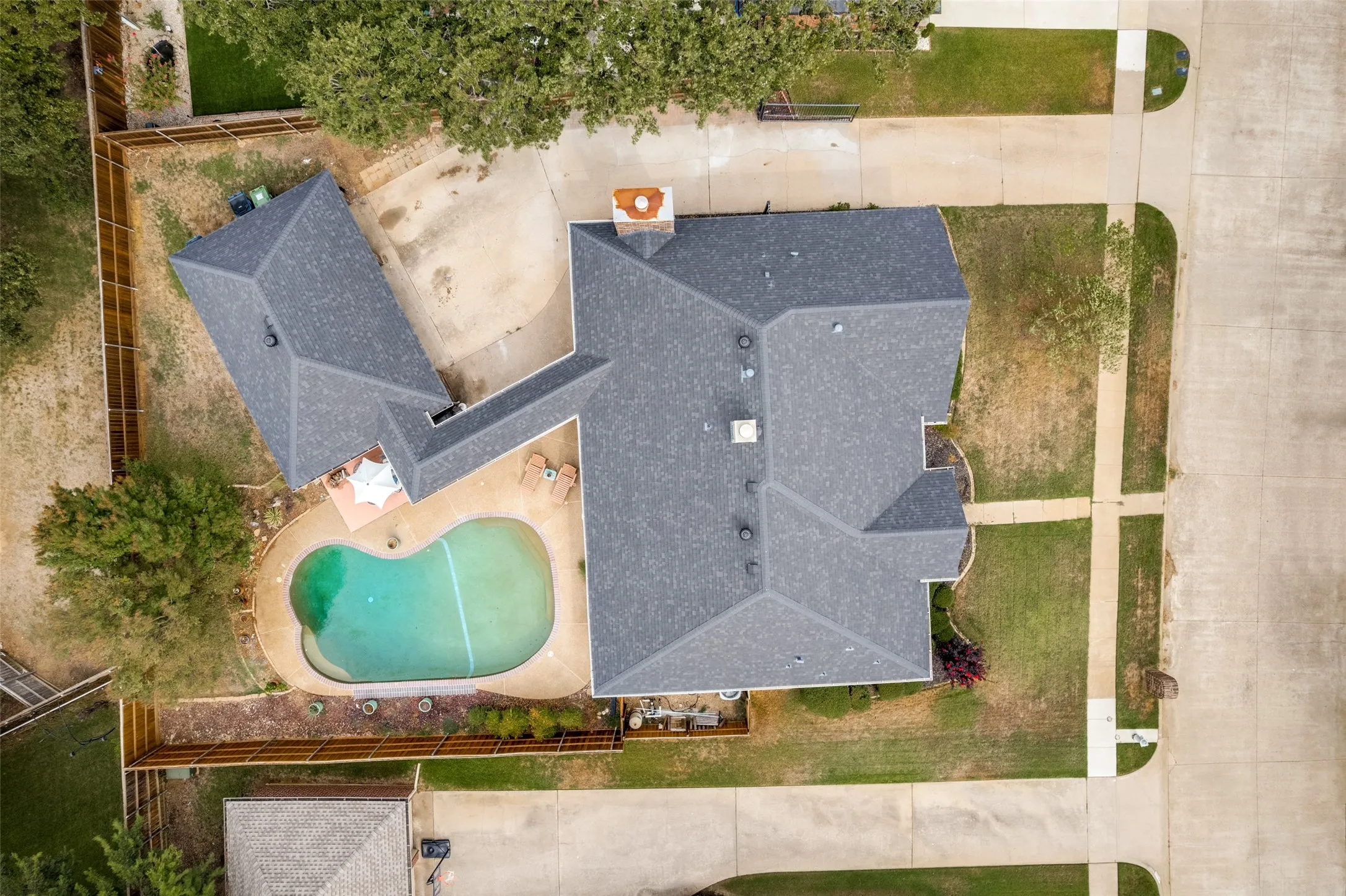 Single Family Residence For Sale in Denton County , 5201 Alexander Drive, Flower Mound, Texas 75028, 3 Bedroom, 2 Bathroom, 3 Garage spaces, 2,056 Sqft, built in 1988, mls#21398307, Real Estate Agent in Flower Mound, Homes For Sale in Denton county, Homes For Sale in Flower Mound, Realtor in Flower Mound Texas, Real Estate Brokerage Independent Realty Texas, Luminita Cordes Realtor