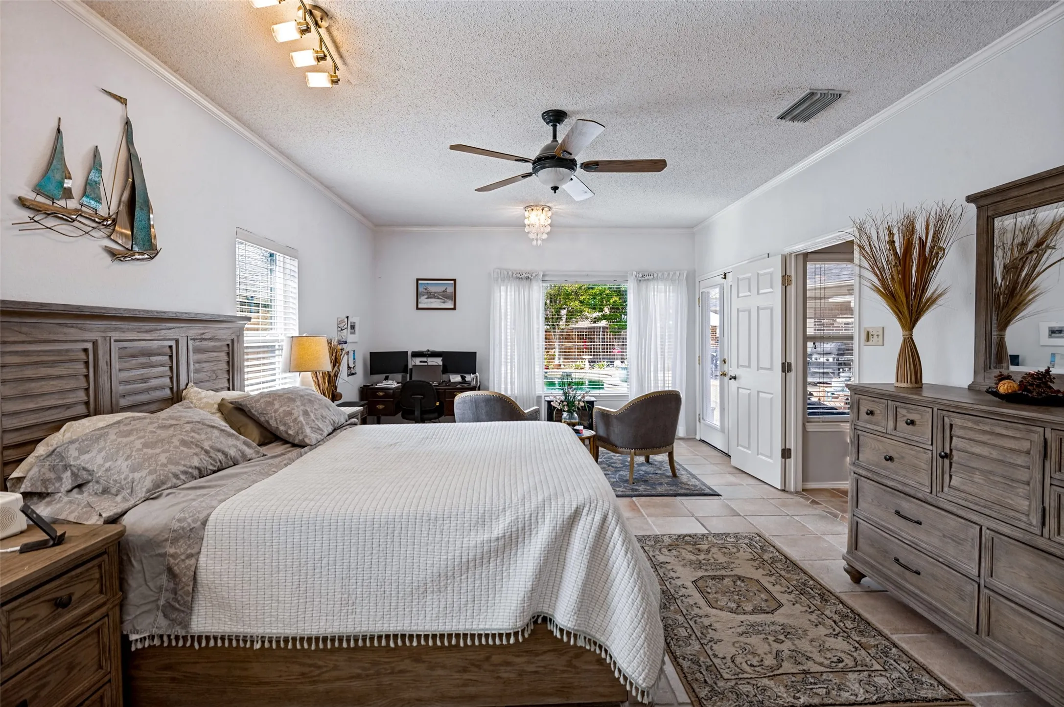Single Family Residence For Sale in Denton County , 5201 Alexander Drive, Flower Mound, Texas 75028, 3 Bedroom, 2 Bathroom, 3 Garage spaces, 2,056 Sqft, built in 1988, mls#21398307, Real Estate Agent in Flower Mound, Homes For Sale in Denton county, Homes For Sale in Flower Mound, Realtor in Flower Mound Texas, Real Estate Brokerage Independent Realty Texas, Luminita Cordes Realtor